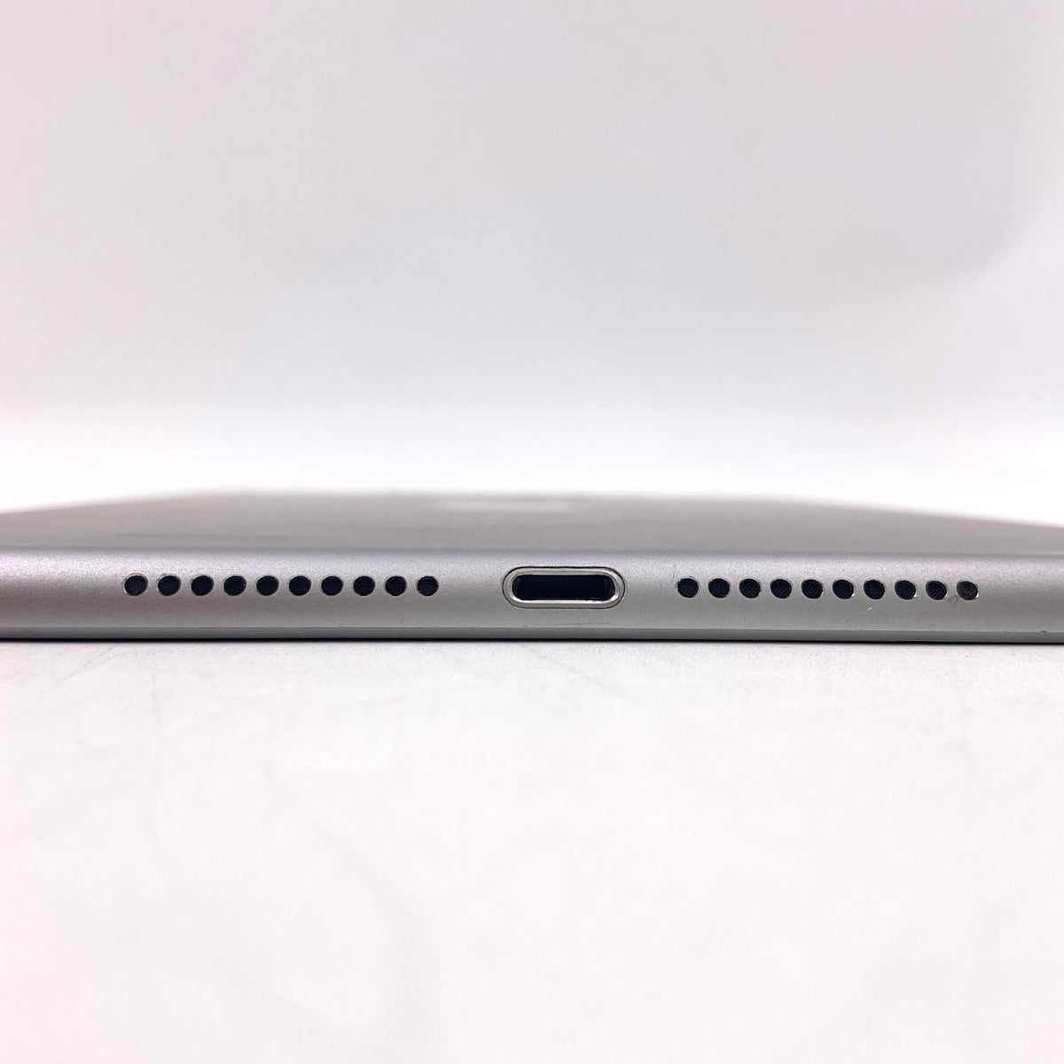 【最速発送】Apple iPad mini 第4世代 32GB スペースグレイ WiFi+Cellular Softbank 白ロム【難有】