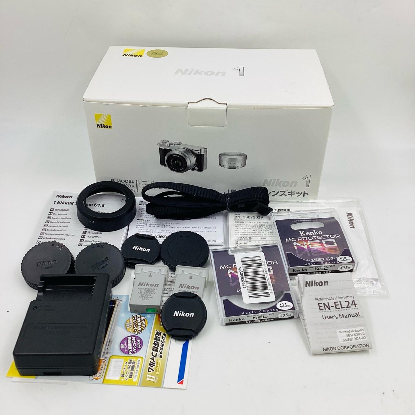 【全額返金保証】【最速発送】Nikon デジタル一眼 Nikon 1 J5 ダブルレンズキット シルバー 美品 動作確認済