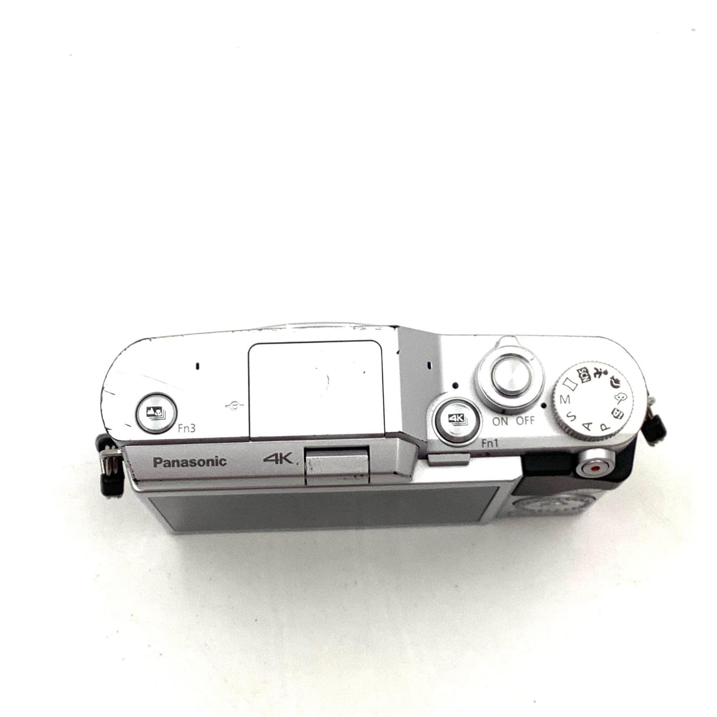 【全額返金保証】【最速発送】Panasonic デジタル一眼 LUMIX DC-GF9 シルバー ボディ 動作確認済