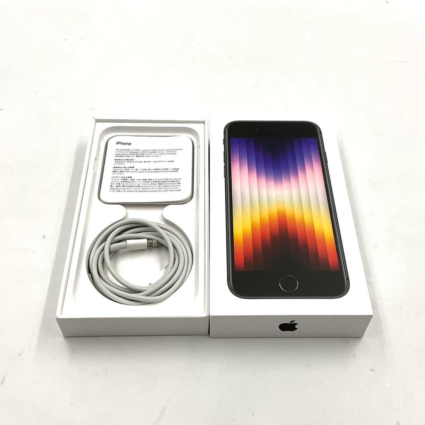 【全額返金保証】【最速発送】Apple iPhone iPhone SE(第3世代) 64GB ミッドナイト Softbank 白ロム 動作確認済 76%