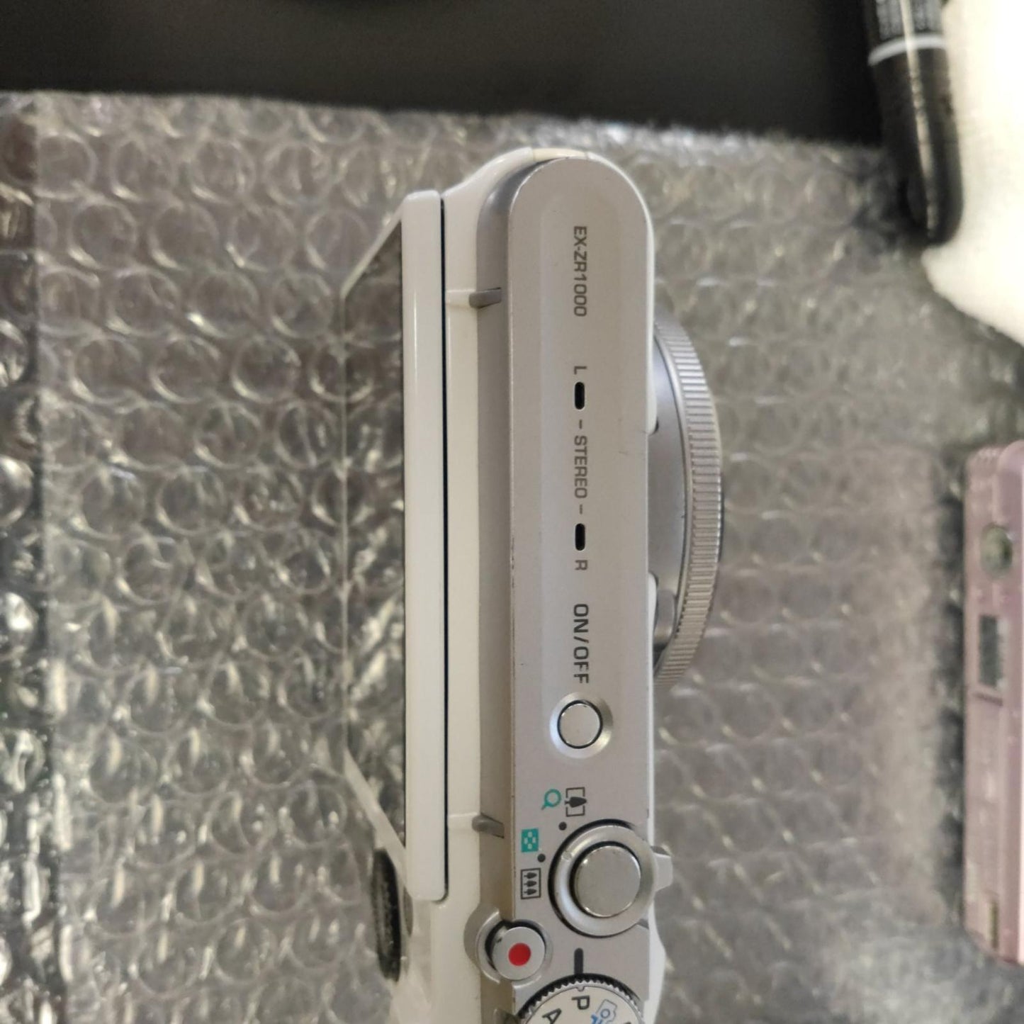 【全額返金保証】【最速発送】CASIO コンパクトデジタルカメラ EXILIM HS EX-ZR1000 ホワイト 動作確認済