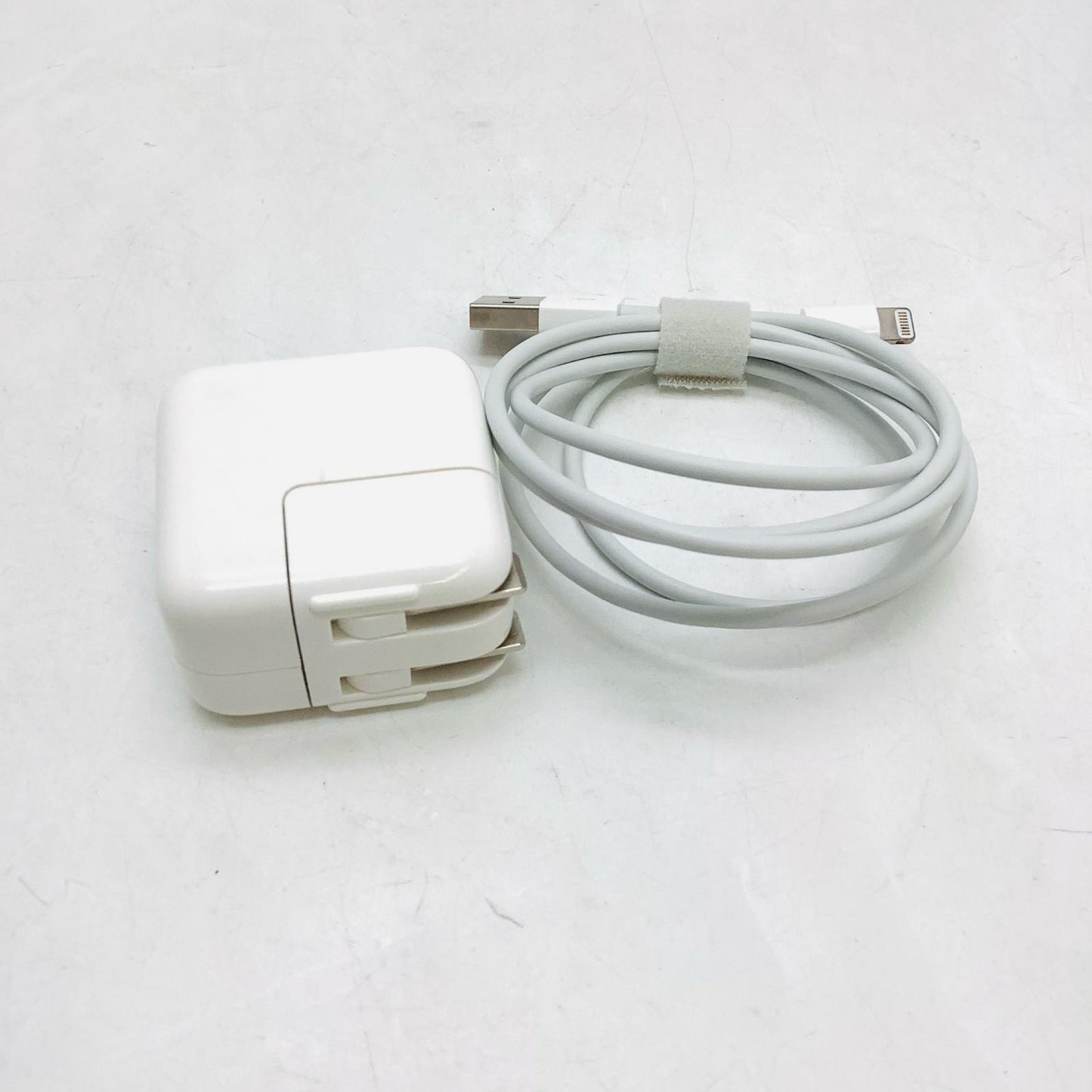 【全額返金保証】【最速発送】Apple iPad iPad 9.7インチ 第6世代 32GB ゴールド WiFi+Cellular Softbank 白ロム 美品 動作確認済