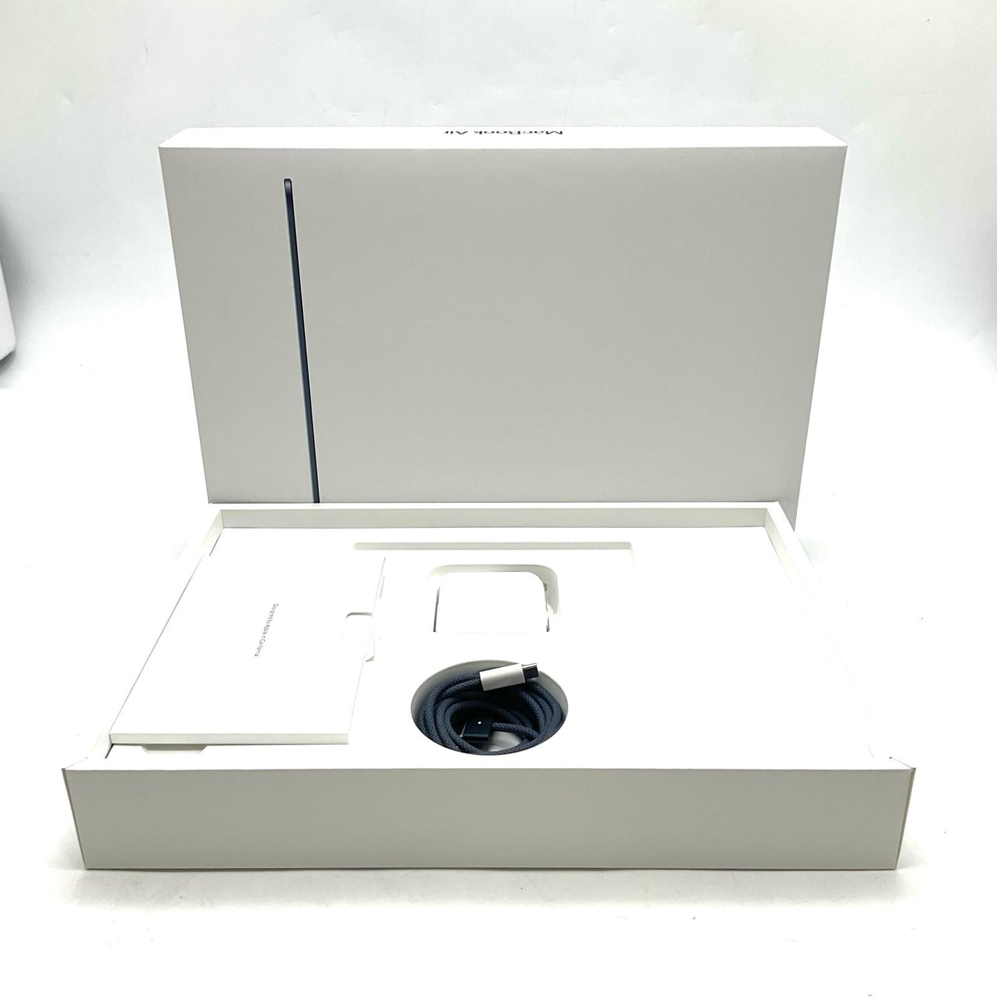 【全額返金保証】【最速発送】Apple MacBook Air 13.6インチ 2024 Apple M3 16GB 256GB ミッドナイト 100% 美品 動作確認済