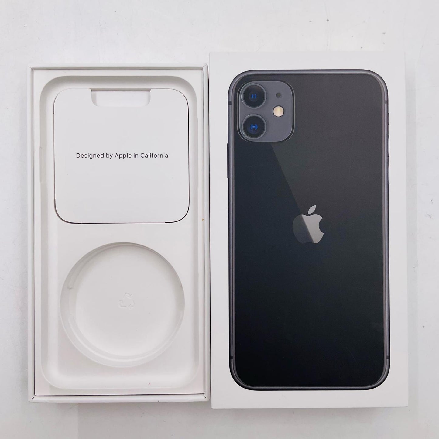 【全額返金保証】【最速発送】Apple iPhone iPhone 11 64GB ブラック docomo 白ロム 動作確認済 73%