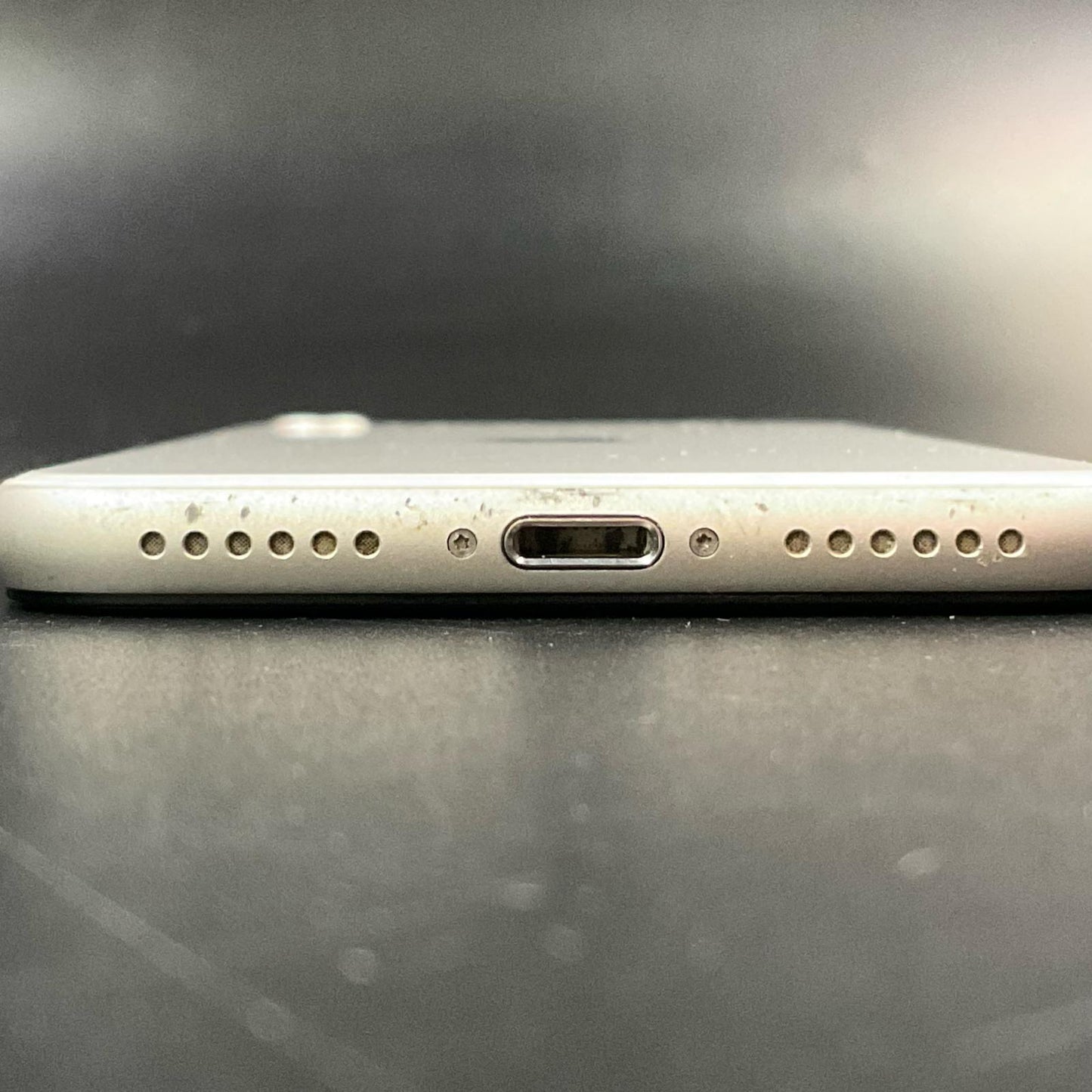 【全額返金保証】【最速発送】Apple iPhone iPhone SE(第3世代) 64GB スターライト Softbank SIMフリー 白ロム 美品 動作確認済 85%