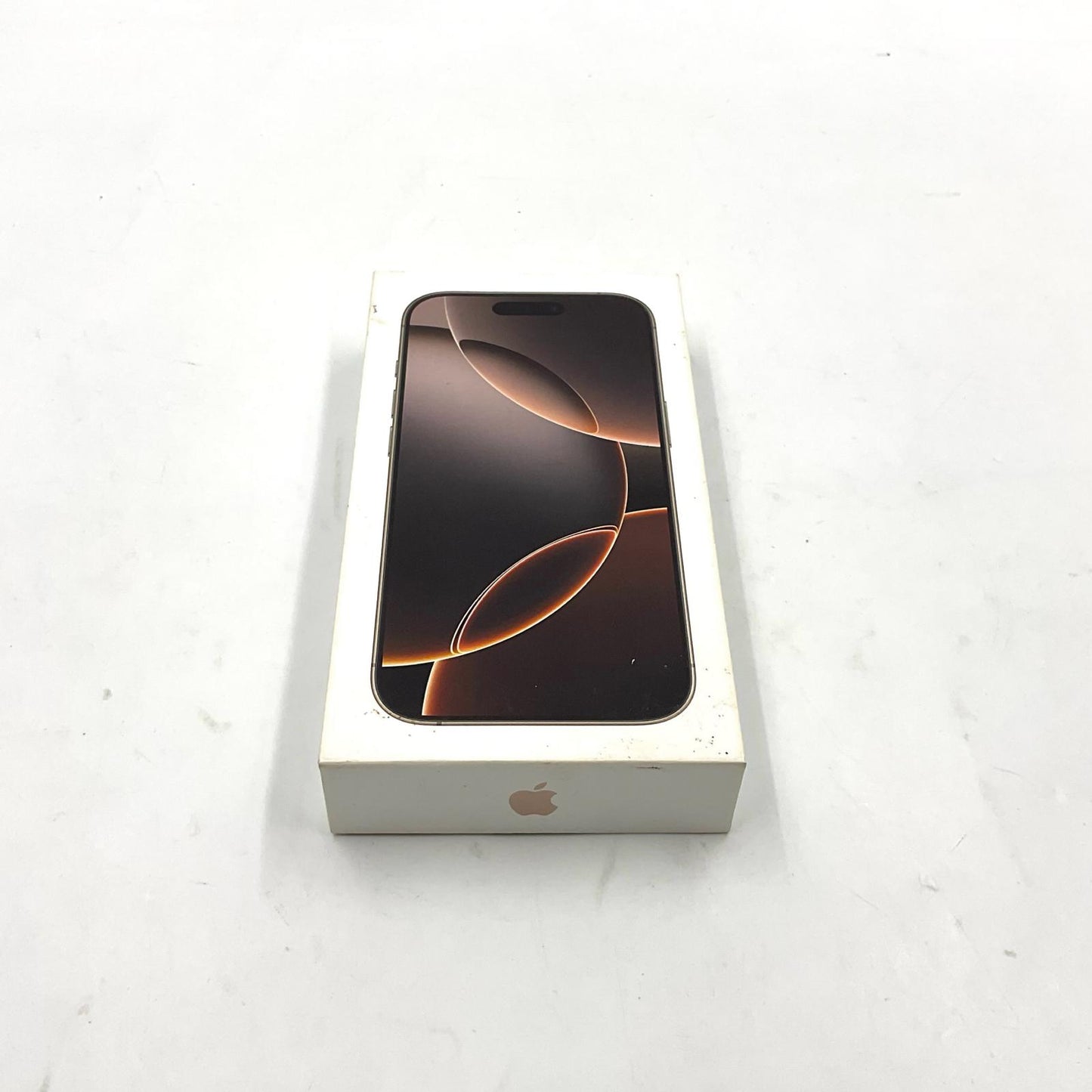【全額返金保証】【最速発送】Apple iPhone iPhone 16 Pro 256GB ゴールド au SIMフリー 美品 動作確認済 91%