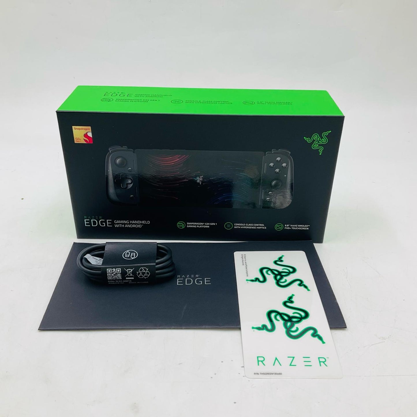 【全額返金保証】【最速発送】Razer Razer Edge Wi-Fi Kishi V2 Pro Controller Bundle 6.8インチ 128GB 美品 動作確認済