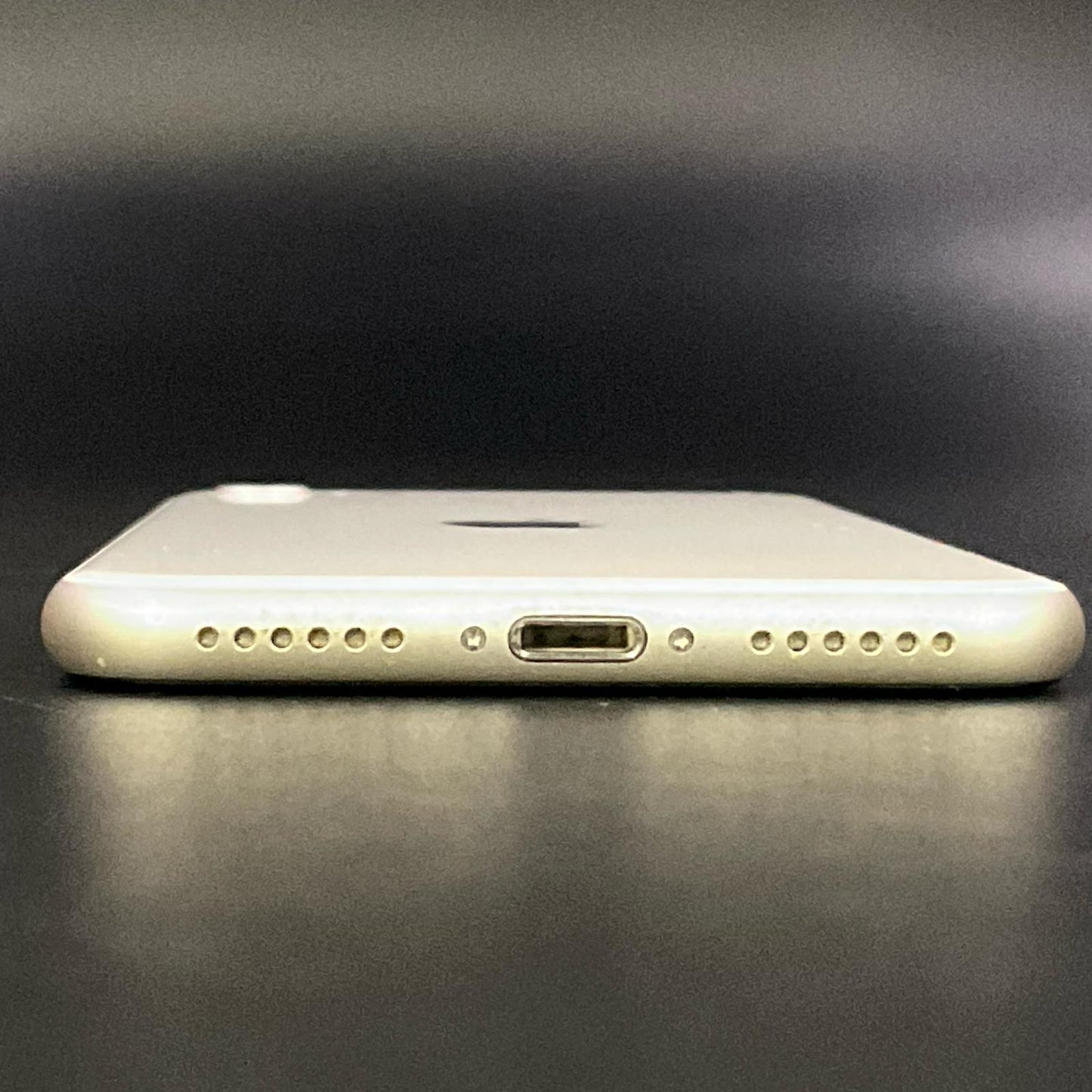 【全額返金保証】【最速発送】Apple iPhone iPhone SE(第3世代) 256GB スターライト SIMフリー 白ロム 動作確認済 71%