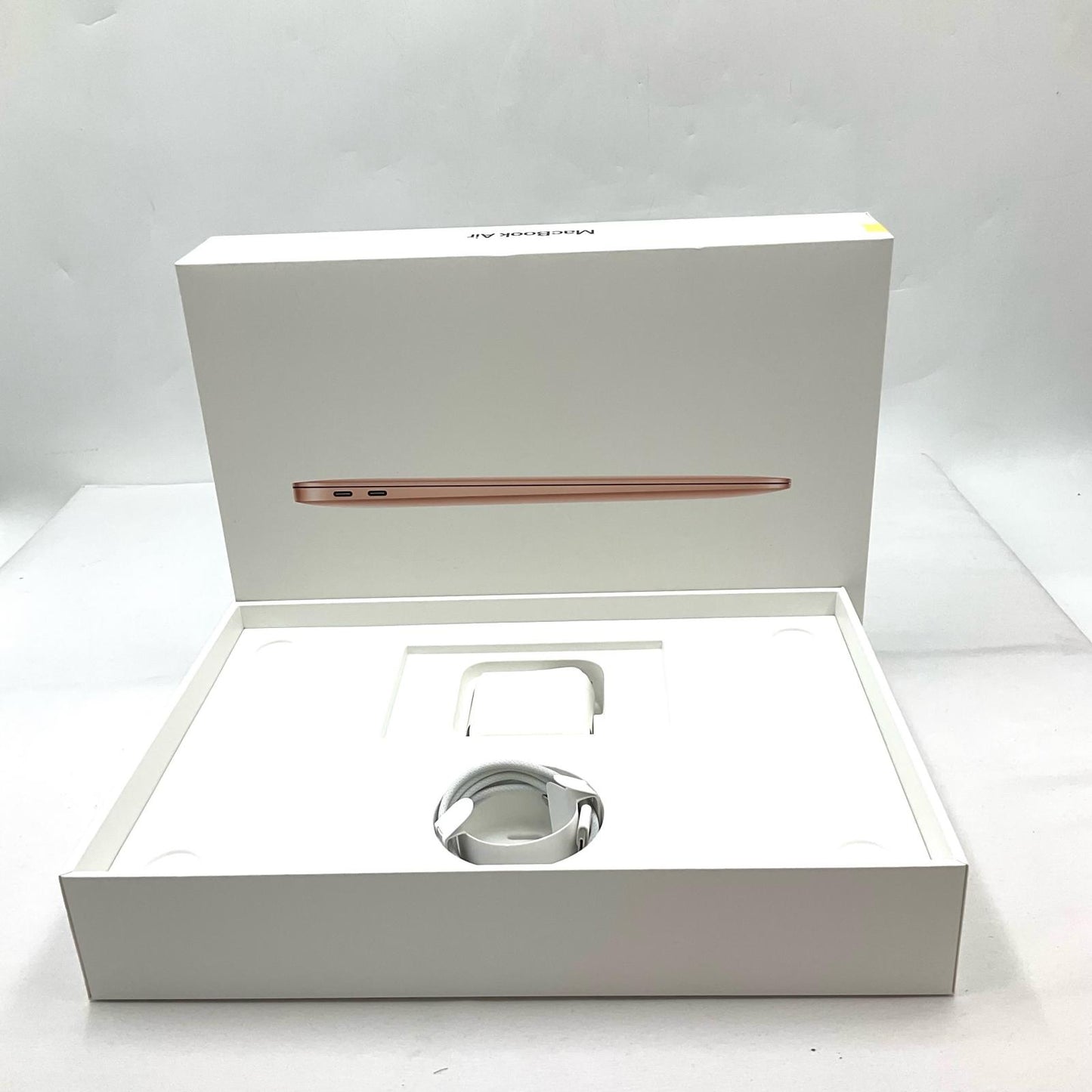 【全額返金保証】【最速発送】Apple MacBook Air 13インチ 2020 Apple M1 8GB 256GB ゴールド 92% 美品 動作確認済