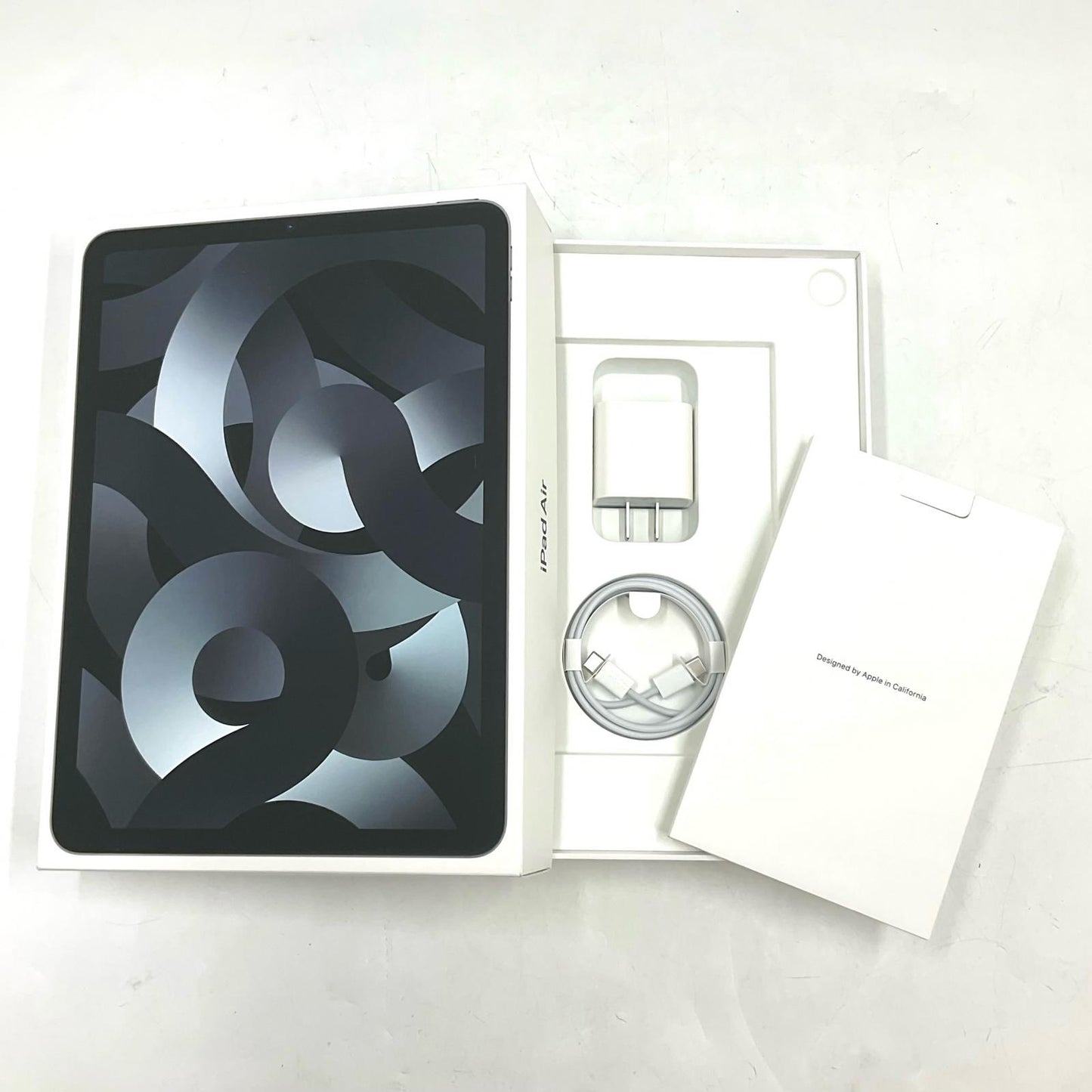 【全額返金保証】【最速発送】Apple iPad Air 10.9インチ 第5世代 256GB スペースグレイ Wi-Fi 美品 動作確認済