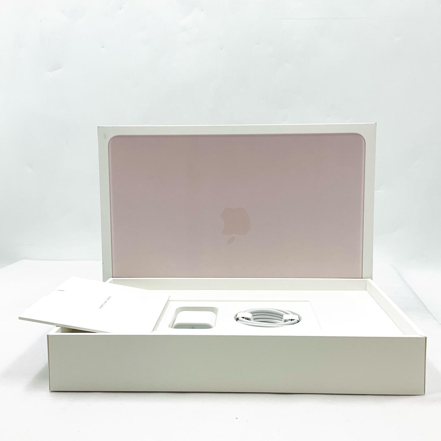 【全額返金保証】【最速発送】Apple MacBook Neo 13インチ Apple A18 Pro 8GB 256GB ブラッシュ 100% 超美品 動作確認済