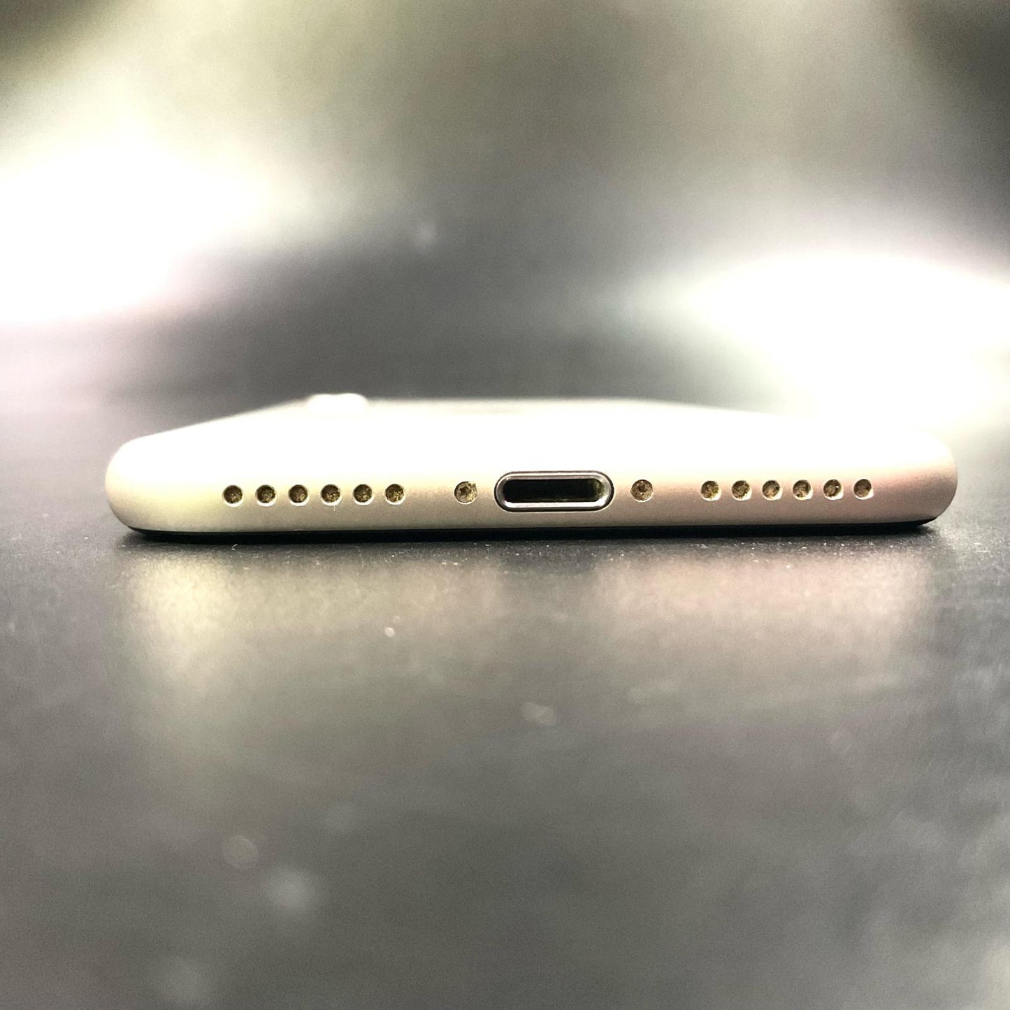 【全額返金保証】【最速発送】Apple iPhone iPhone SE(第3世代) 128GB スターライト SIMフリー 白ロム 動作確認済 74%