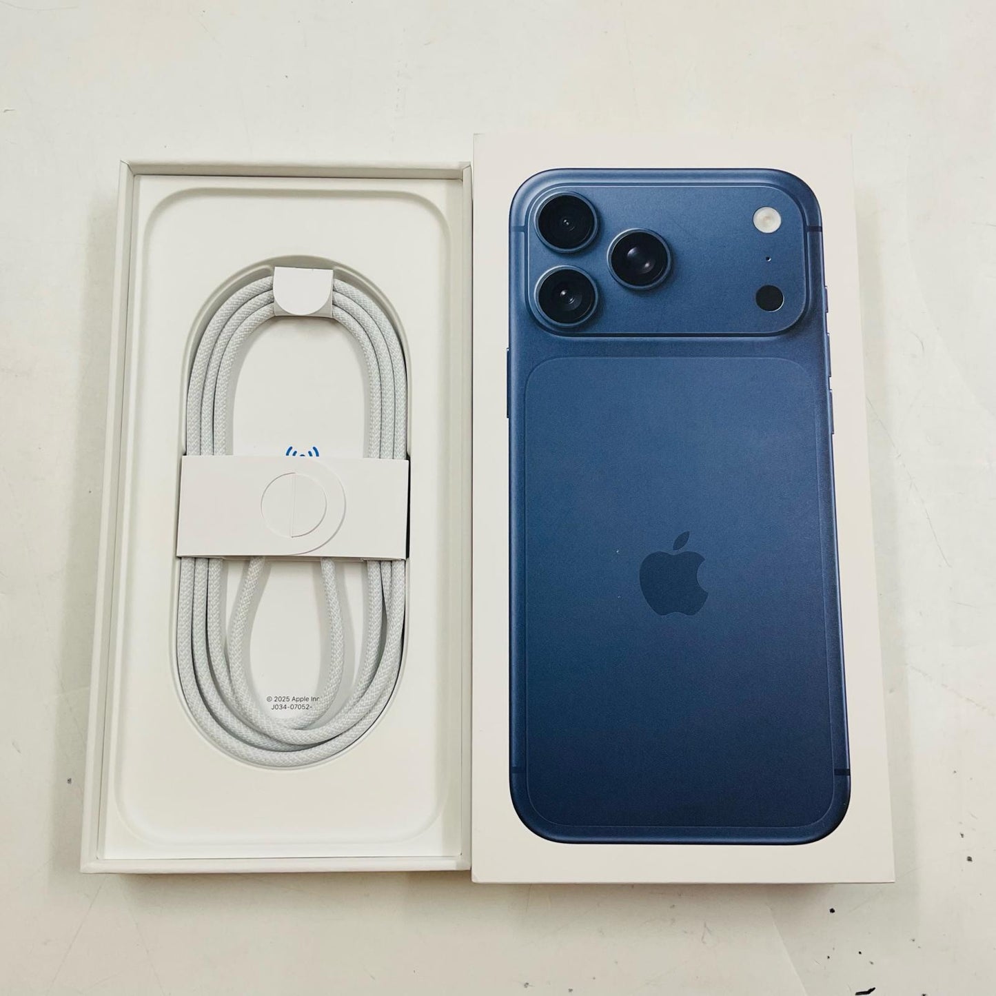 【全額返金保証】【最速発送】Apple iPhone iPhone 17 Pro Max 512GB ディープブルー au 超美品 動作確認済 100%