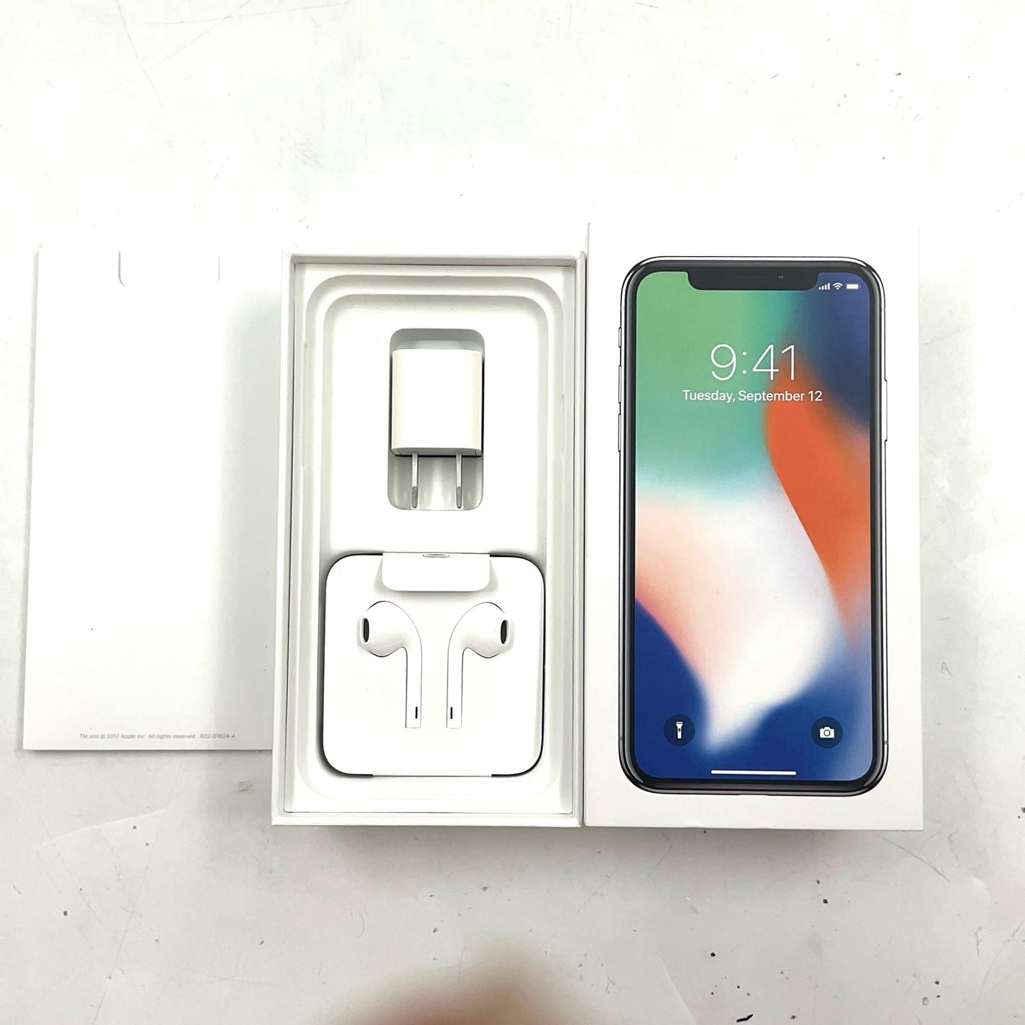 【全額返金保証】【最速発送】Apple iPhone iPhone X 256GB シルバー docomo 白ロム 動作確認済 68%