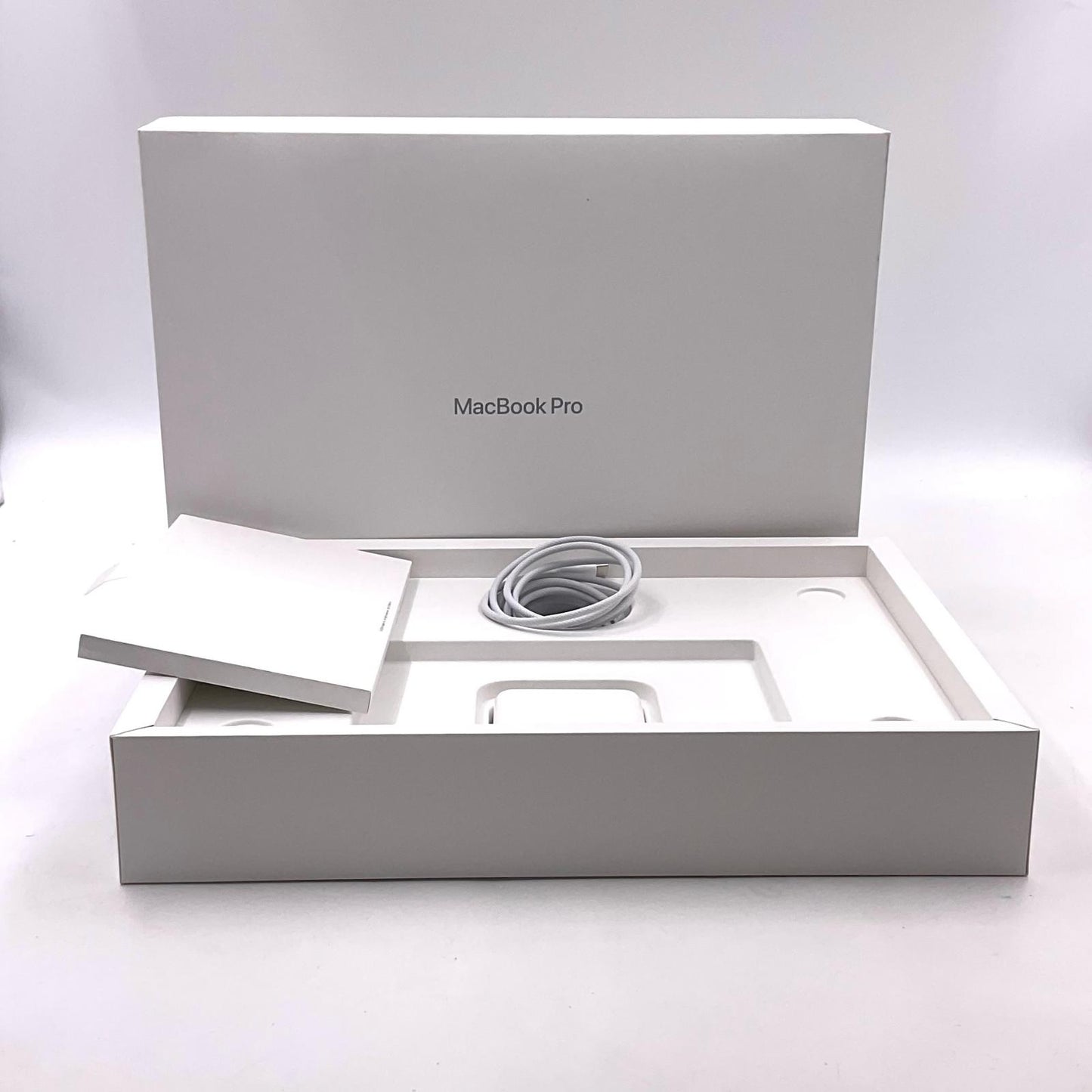 【全額返金保証】【最速発送】Apple MacBook Pro 14インチ 2024 Apple M4 16GB 512GB シルバー 100% 美品 動作確認済