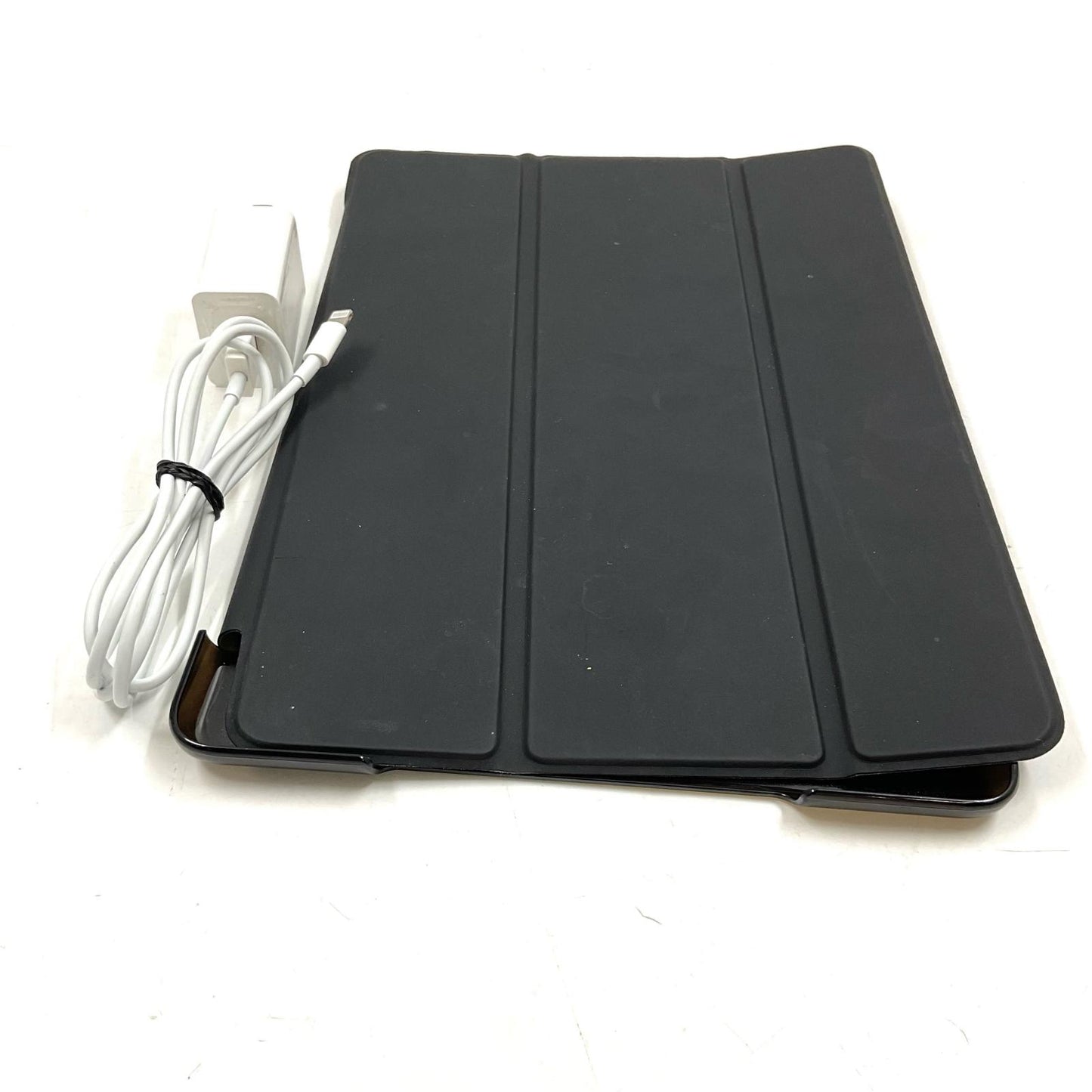 【全額返金保証】【最速発送】Apple iPad iPad 9.7インチ 第6世代 32GB ゴールド Wi-Fi 美品 動作確認済