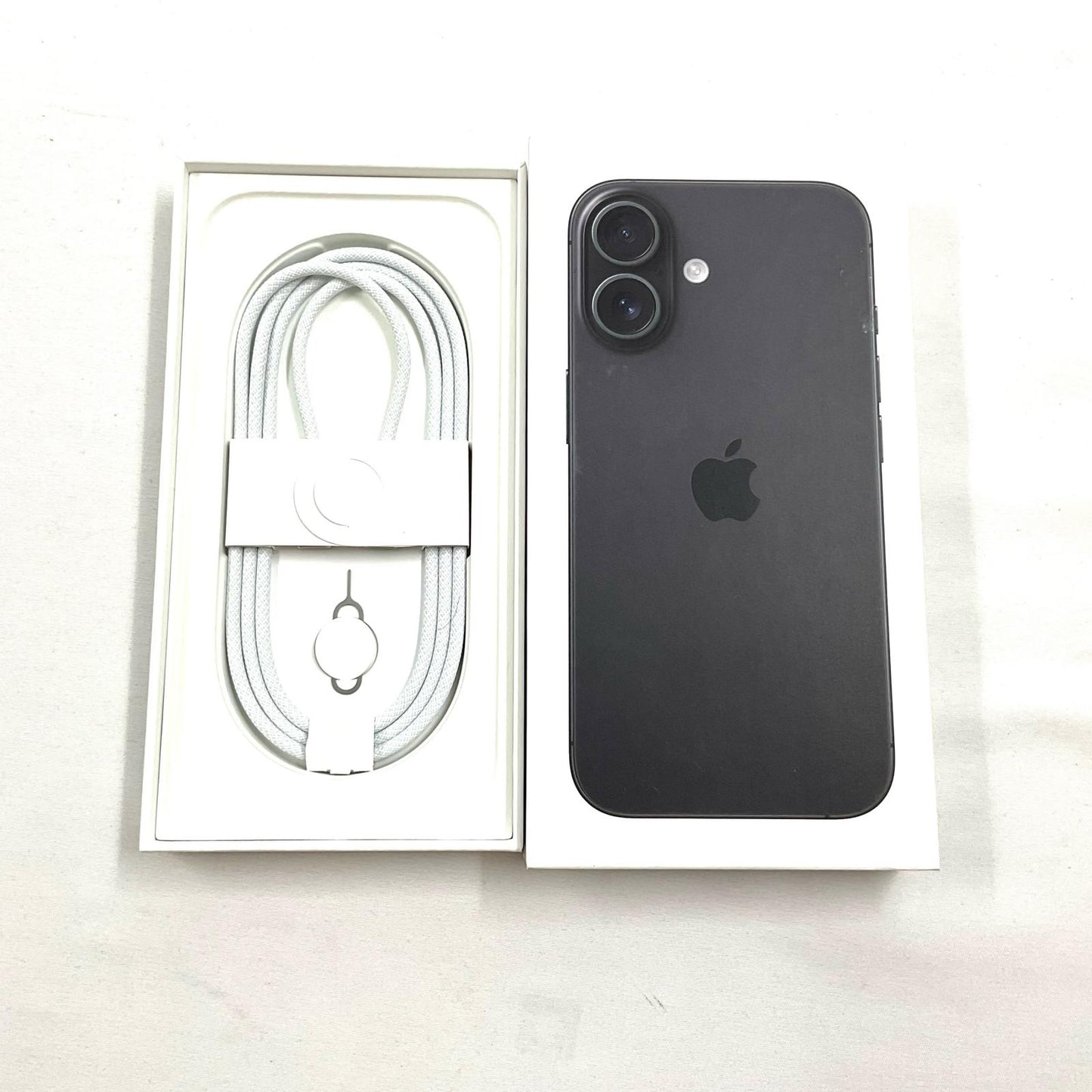 【全額返金保証】【最速発送】Apple iPhone iPhone 16 256GB ブラック docomo SIMフリー 白ロム 美品 動作確認済 93%