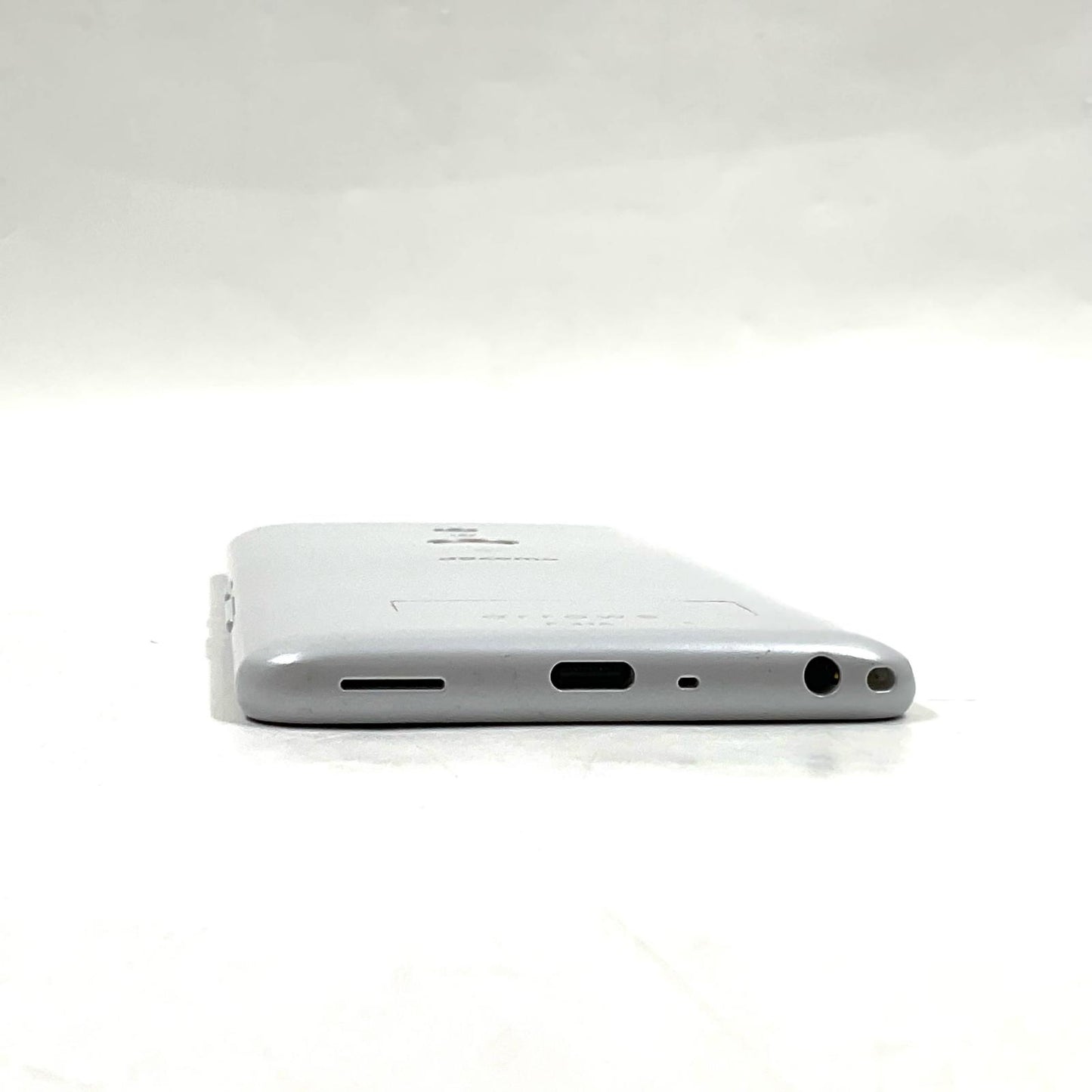 【全額返金保証】【最速発送】富士通 arrows Be4 32GB ホワイト docomo SIMフリー F-41A 白ロム 美品 動作確認済