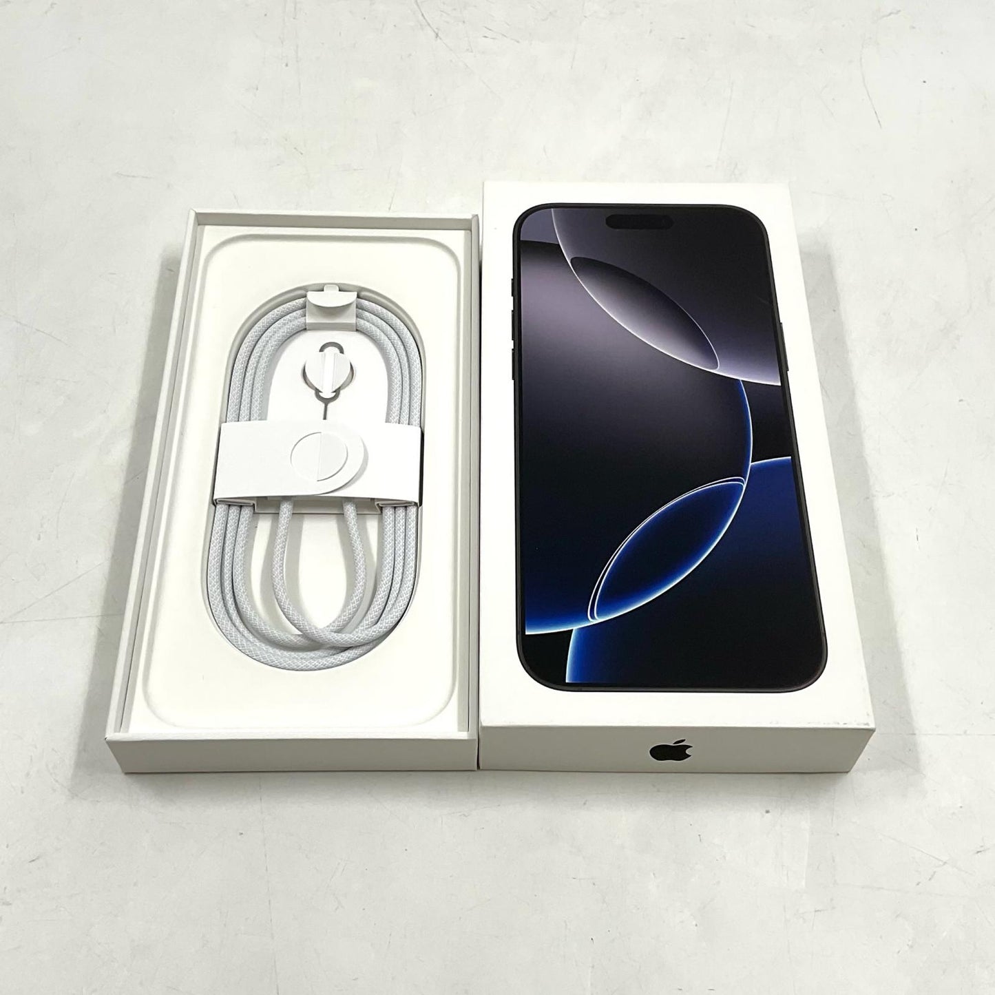 【最速発送】Apple iPhone iPhone 16 Pro Max 1TB ブラックチタニウム SIMフリー 白ロム【難有】 91%