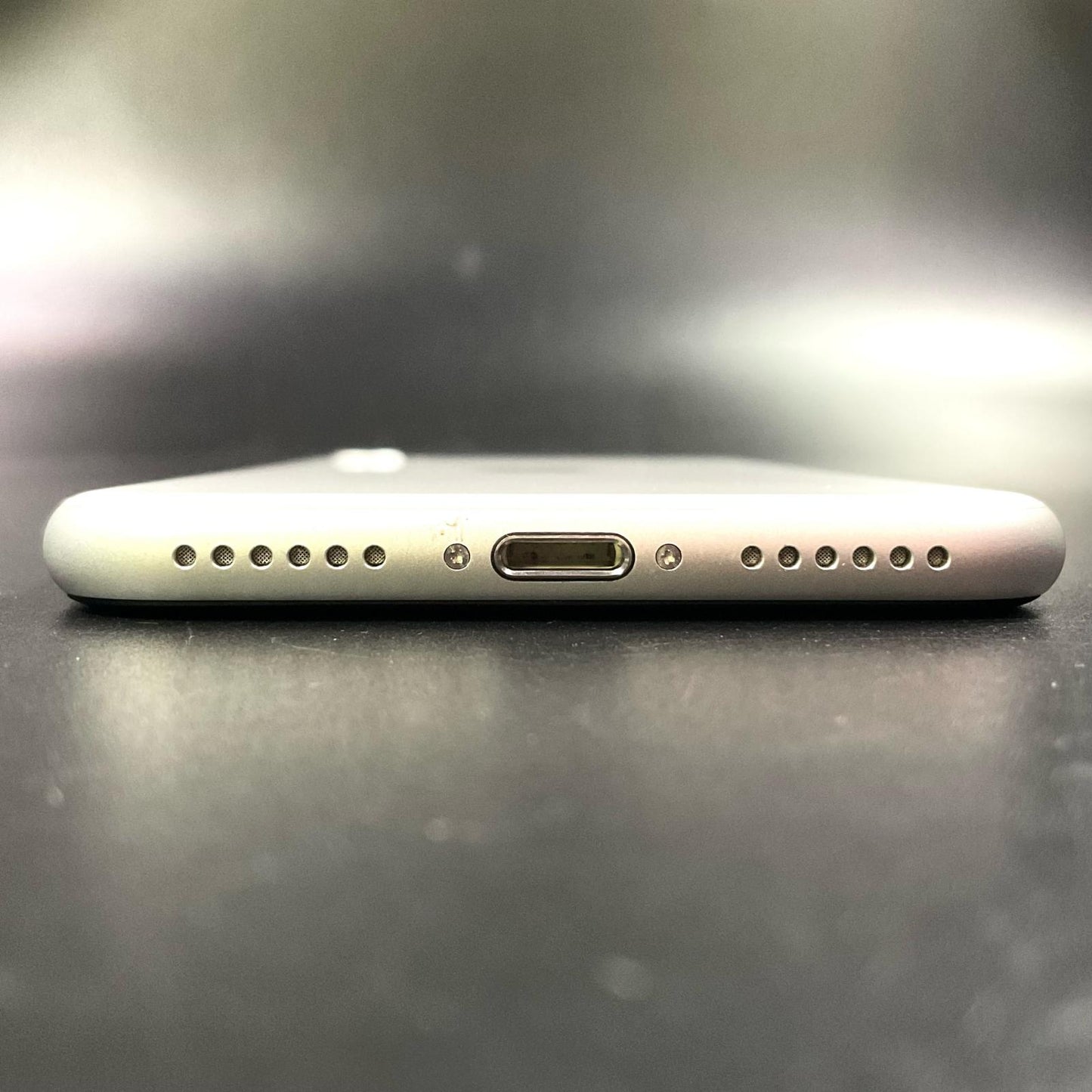 【全額返金保証】【最速発送】Apple iPhone iPhone SE(第2世代) 64GB ホワイト Softbank 白ロム 動作確認済 79%
