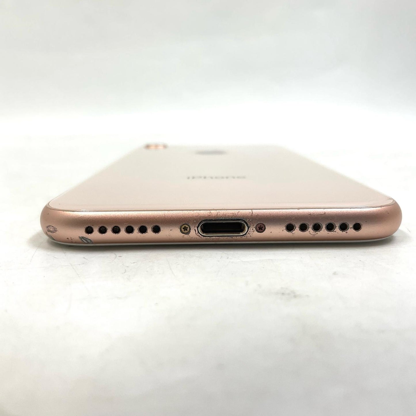 【最速発送】Apple iPhone iPhone 8 64GB ゴールド au 白ロム【難有】 70%