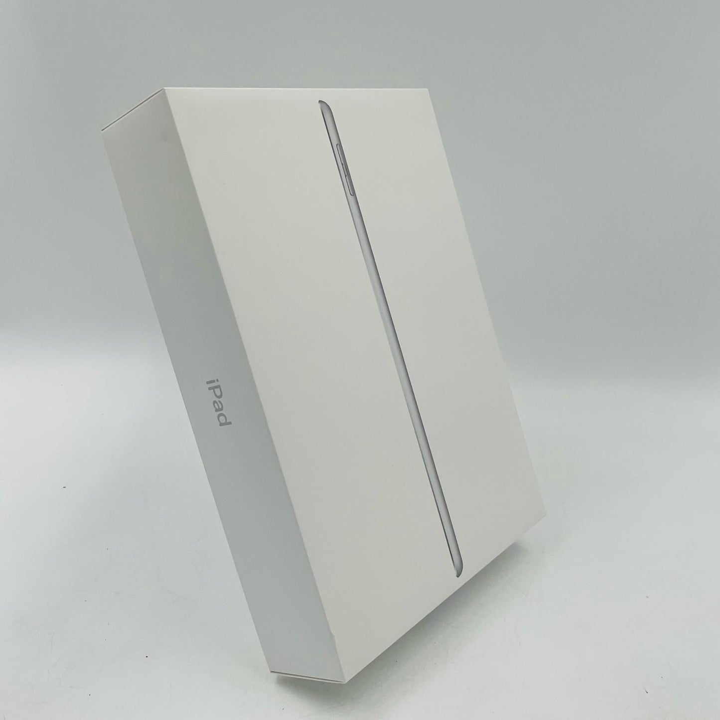 【最速発送】Apple iPad iPad 第6世代 32GB シルバー WiFi+Cellular docomo 白ロム【難有】