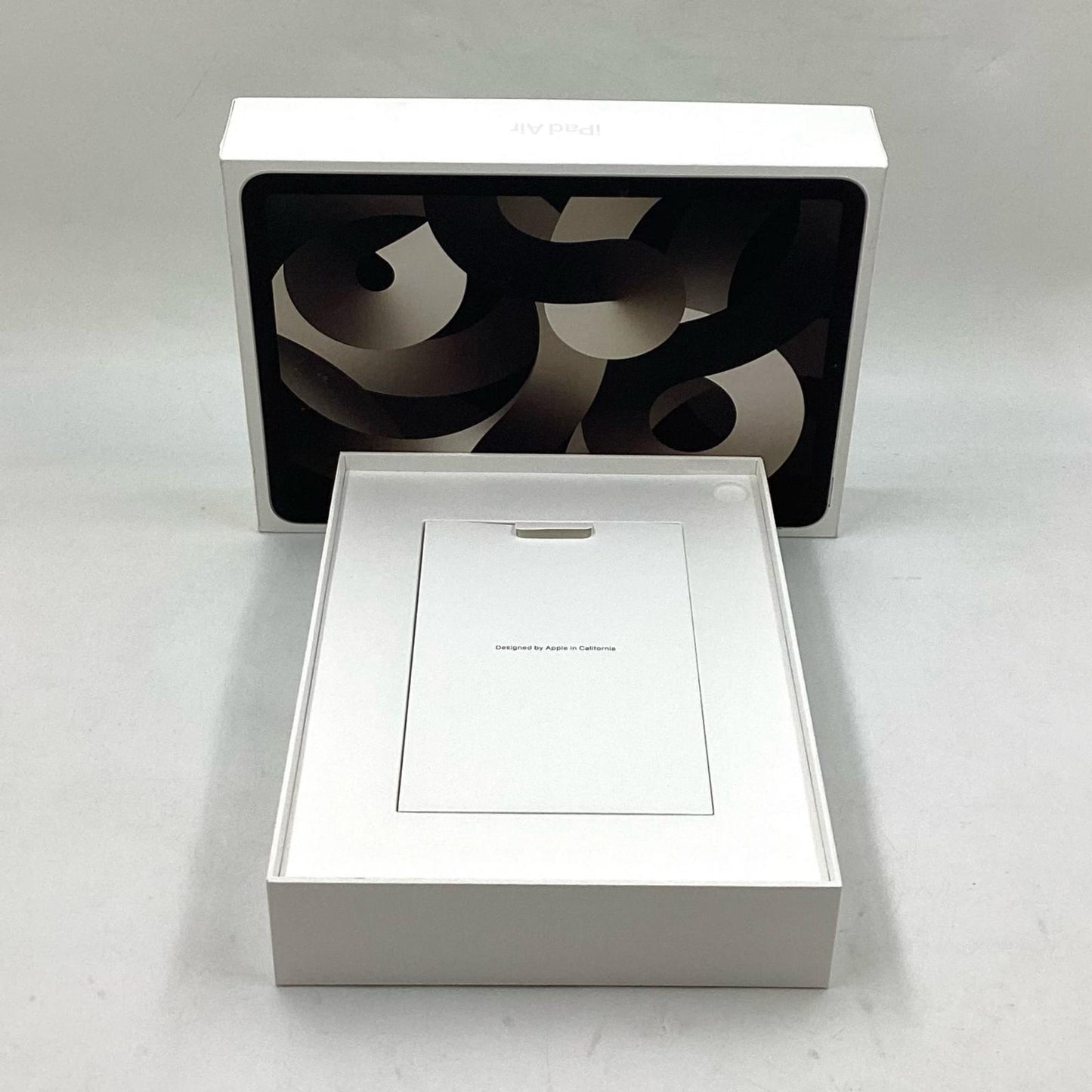 【全額返金保証】【最速発送】Apple iPad Air 10.9インチ 第5世代 64GB スターライト WiFi+Cellular docomo SIMフリー 白ロム 動作確認済