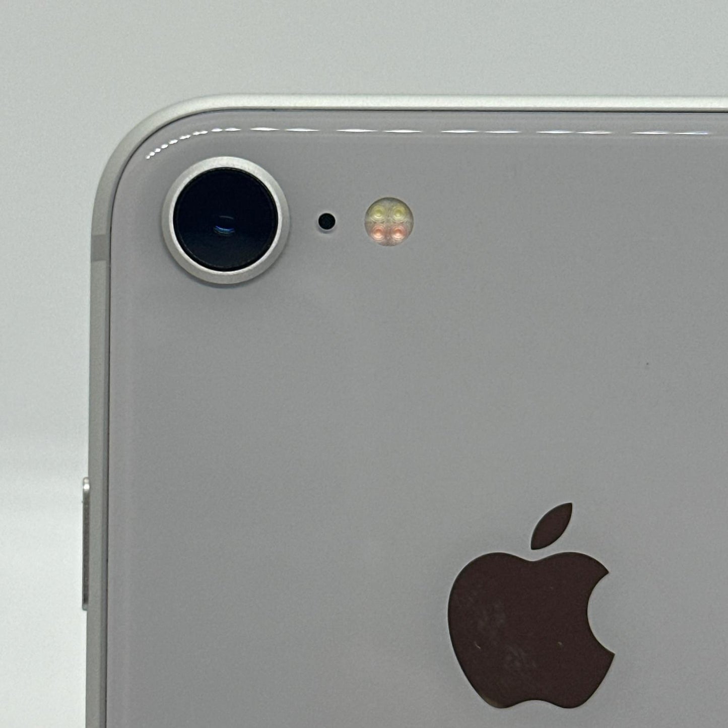 【全額返金保証】【最速発送】Apple iPhone iPhone 8 64GB ホワイト au SIMフリー 白ロム 美品 動作確認済 99%