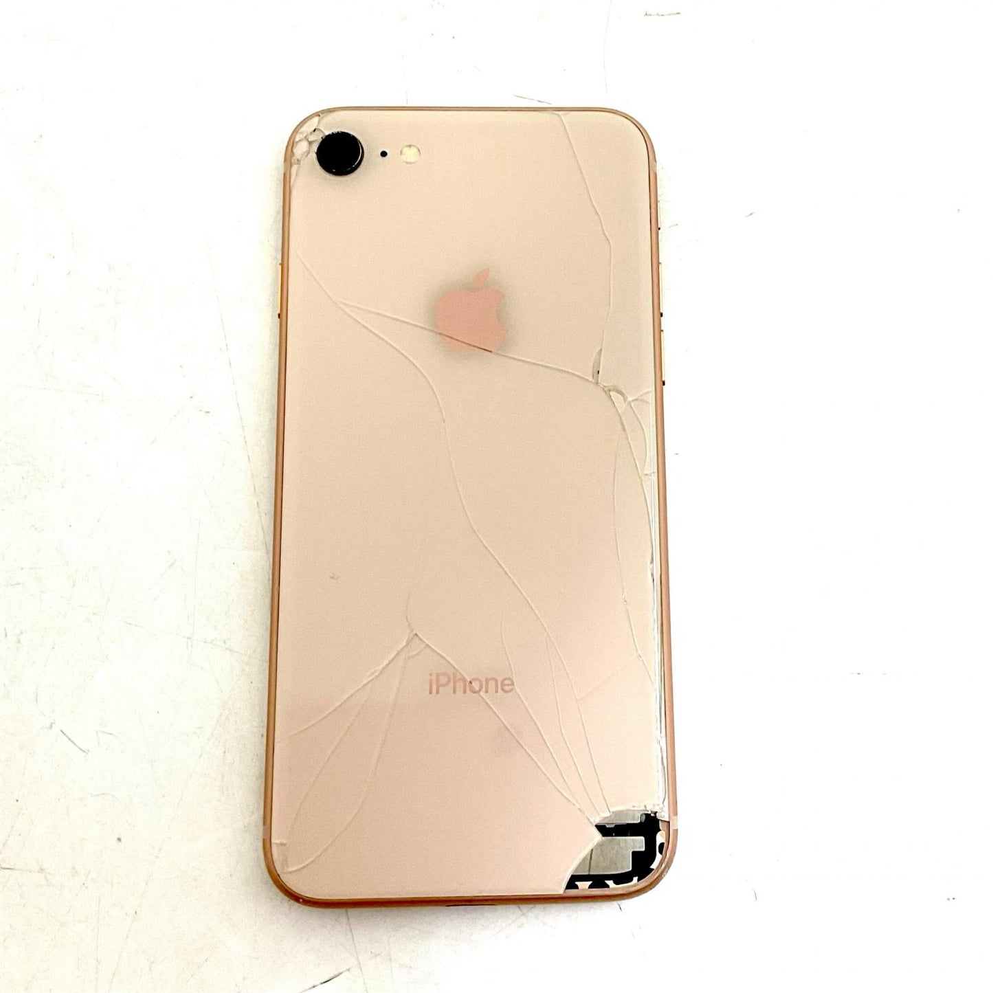 【最速発送】Apple iPhone iPhone 8 64GB ゴールド au 白ロム【難有】 84%
