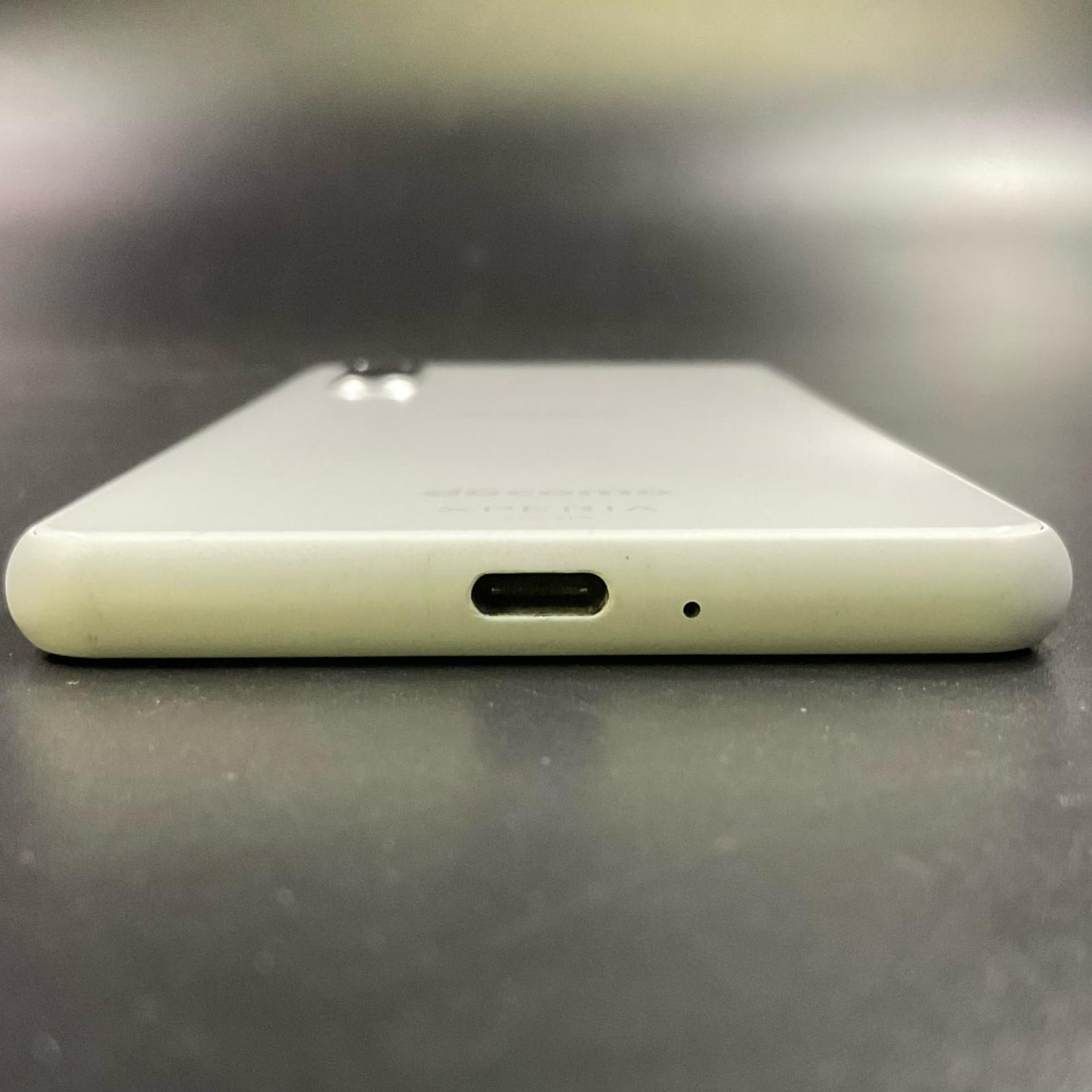 【全額返金保証】【最速発送】Sony Xperia 10II 64GB ホワイト docomo SO-41A 白ロム 美品 動作確認済