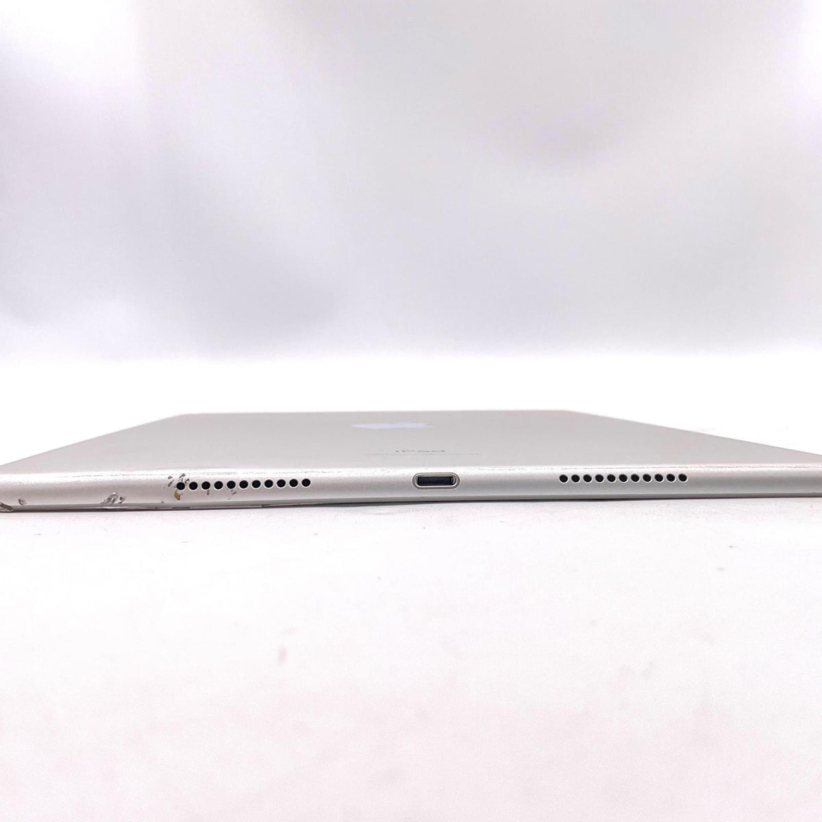 【最速発送】Apple iPad iPad Air 3 Wi-Fi+Cellular 64GB Silver docomo SIMフリー 白ロム【難有】