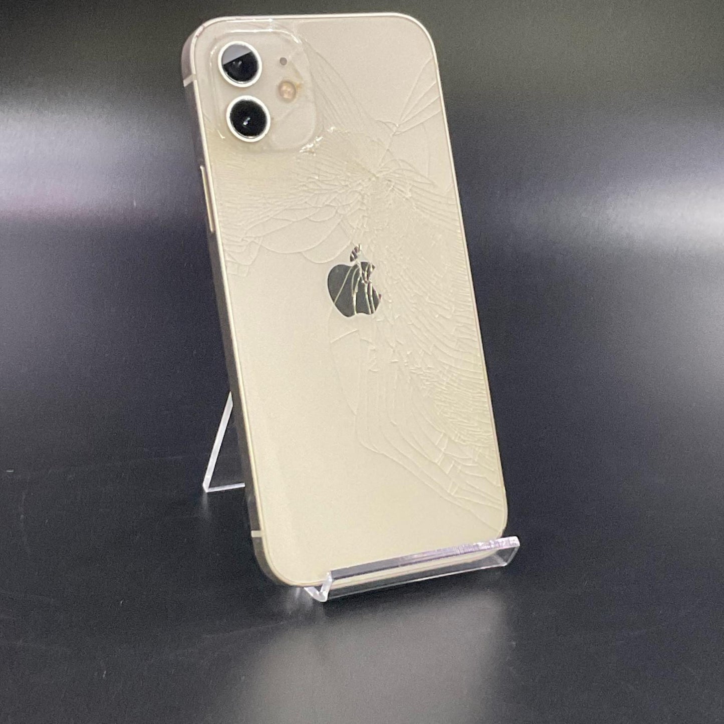 【最速発送】Apple iPhone iPhone 12 128GB ホワイト au 白ロム【難有】 85%