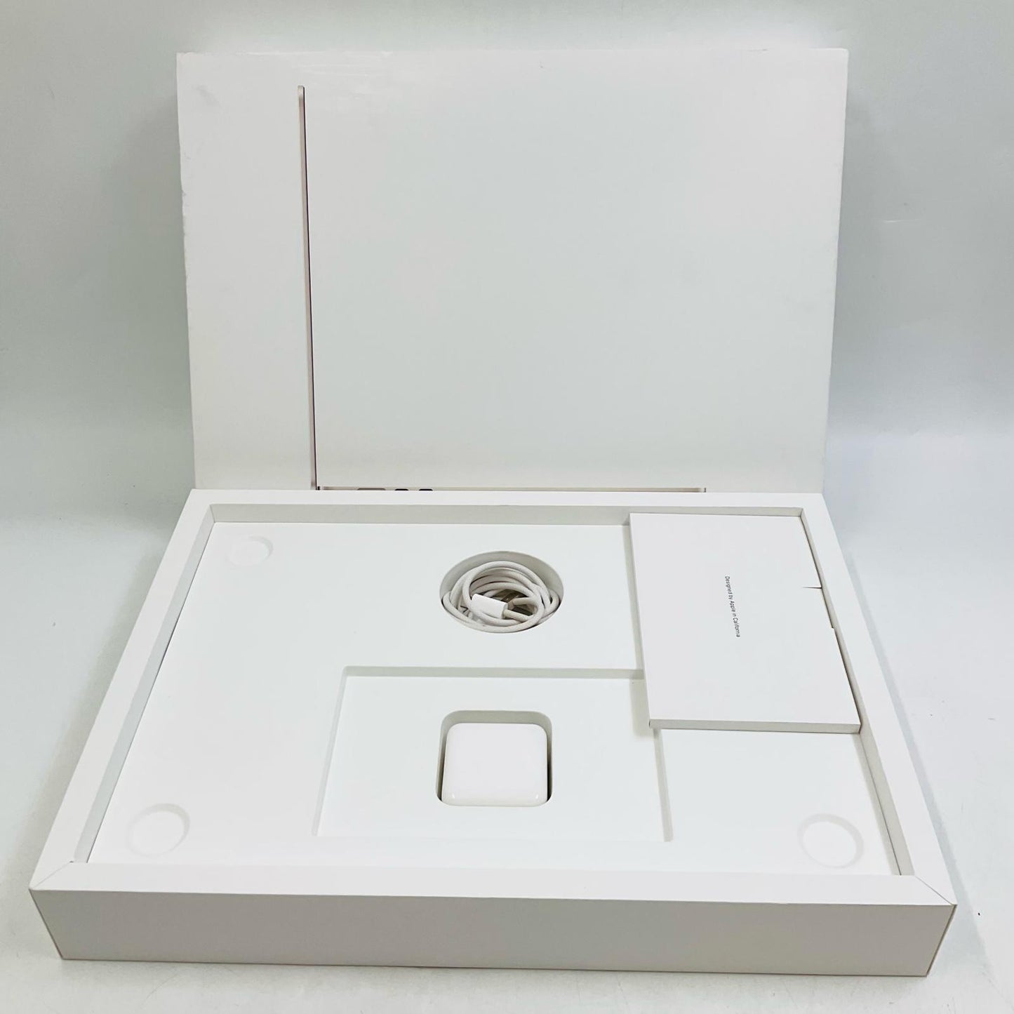 【最速発送】Apple MacBook Air 15インチ 2023 M2 8GB 256GB スターライト【難有】
