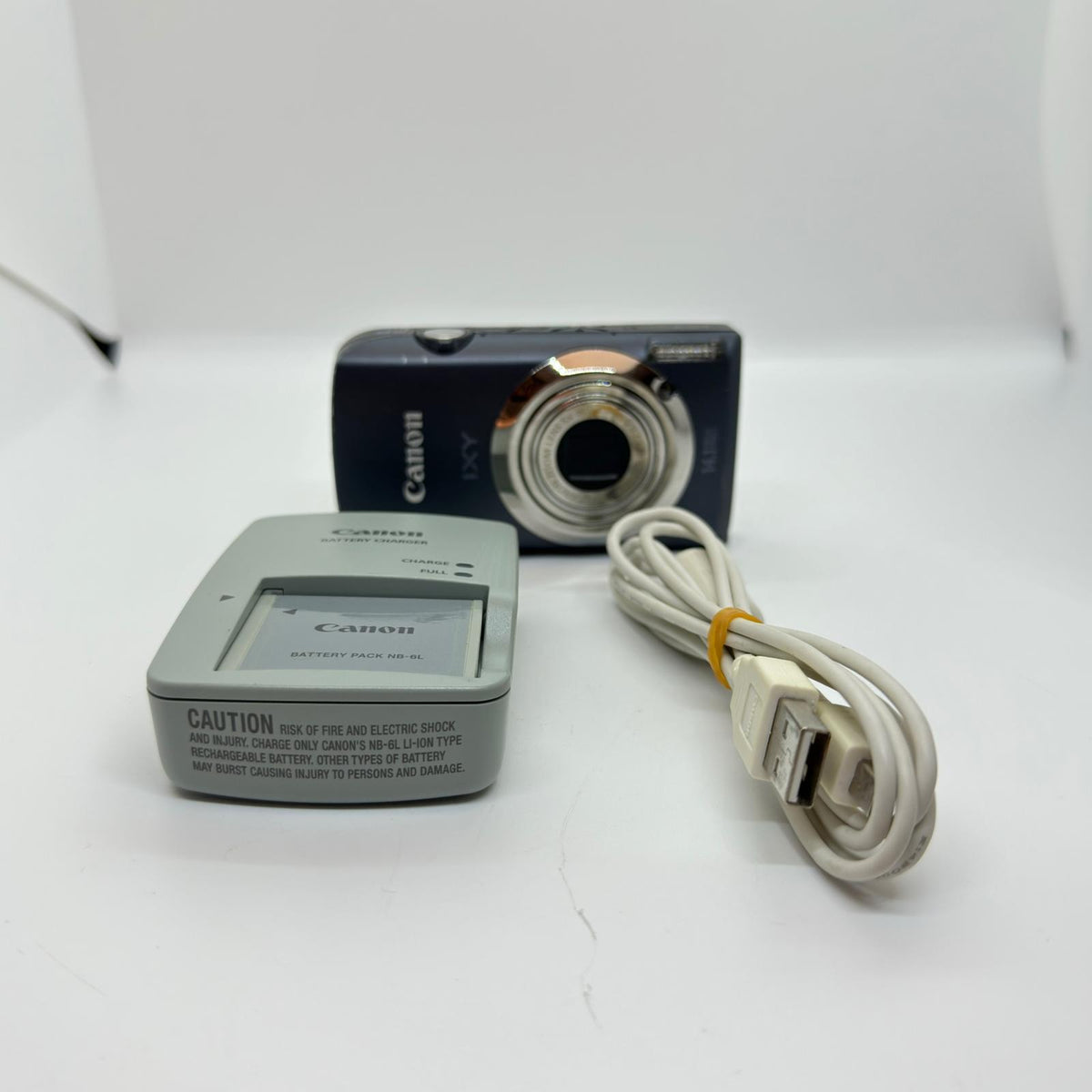 【全額返金保証】【最速発送】Canon コンパクトデジタルカメラ IXY 10S シルバー 動作確認済