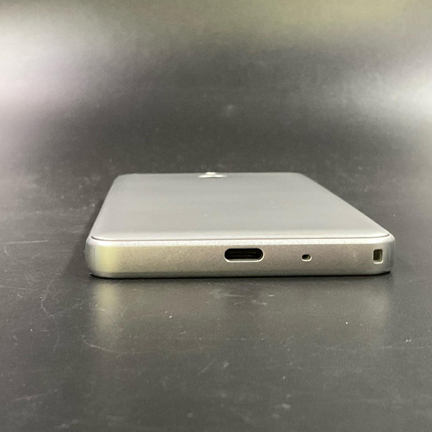 【全額返金保証】【最速発送】京セラ かんたんスマホ 32GB シルバー Softbank 705KC 白ロム 美品 動作確認済