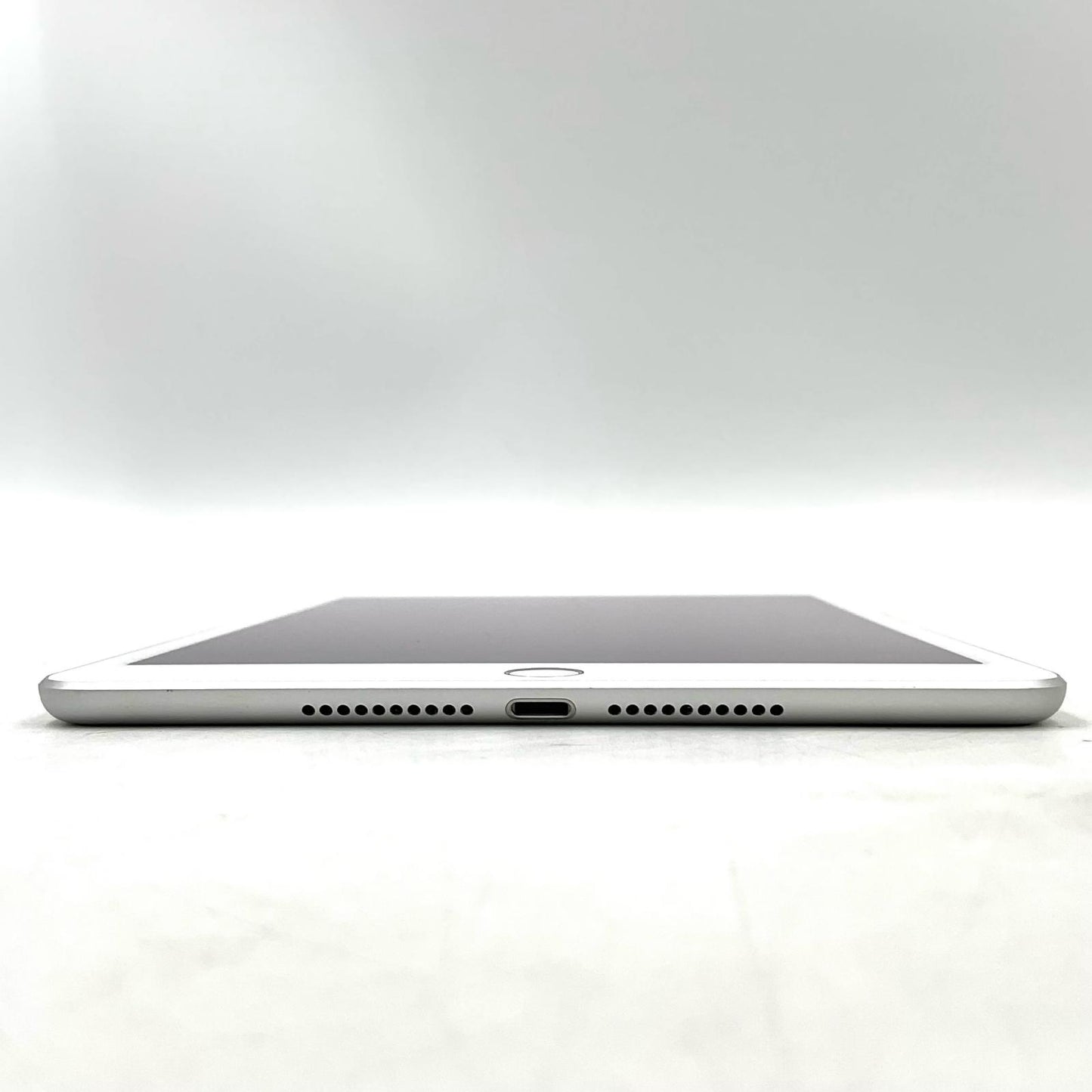 【全額返金保証】【最速発送】Apple iPad mini 7.9インチ 第5世代 64GB シルバー 動作確認済