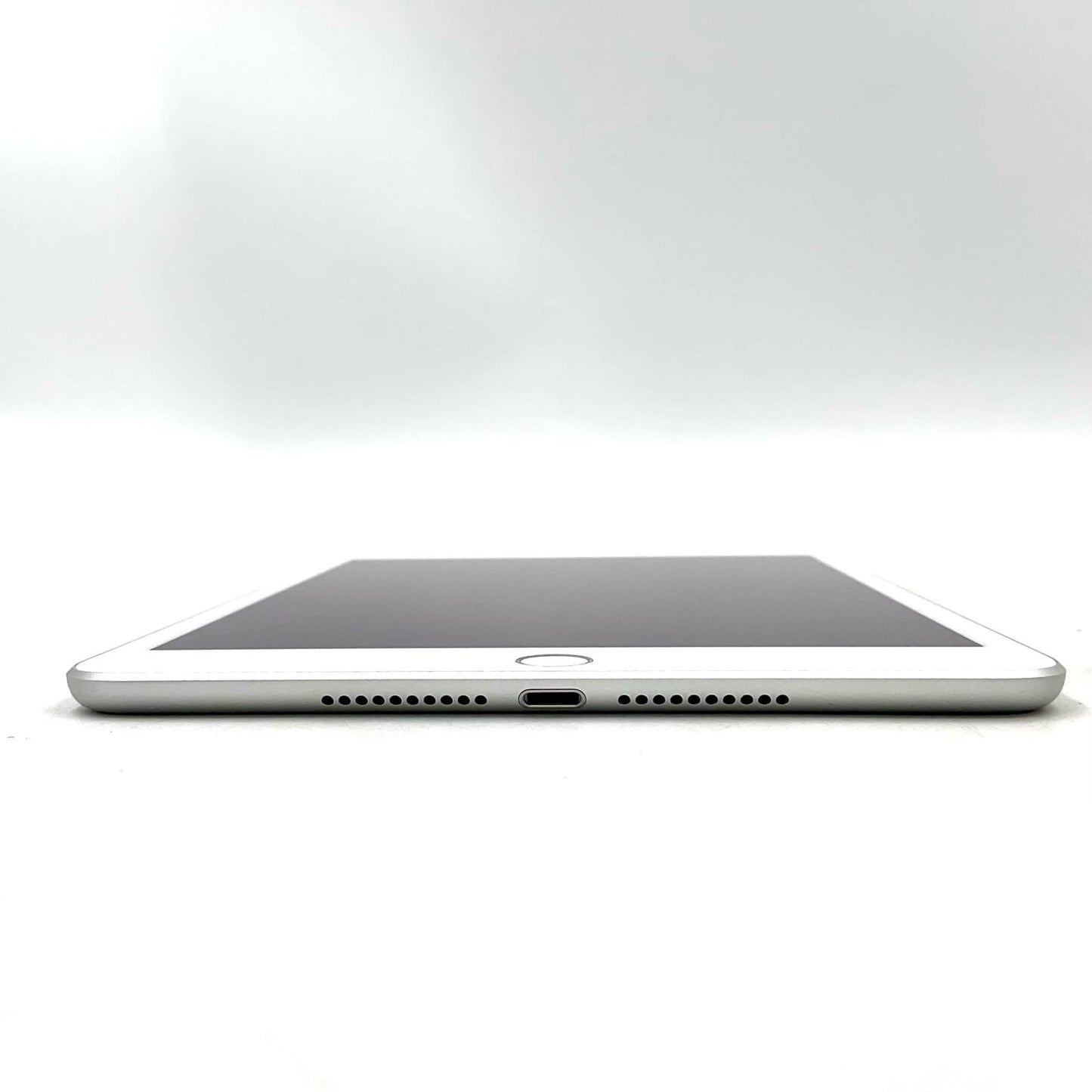 【全額返金保証】【最速発送】Apple iPad mini 7.9インチ 第5世代 64GB シルバー 動作確認済