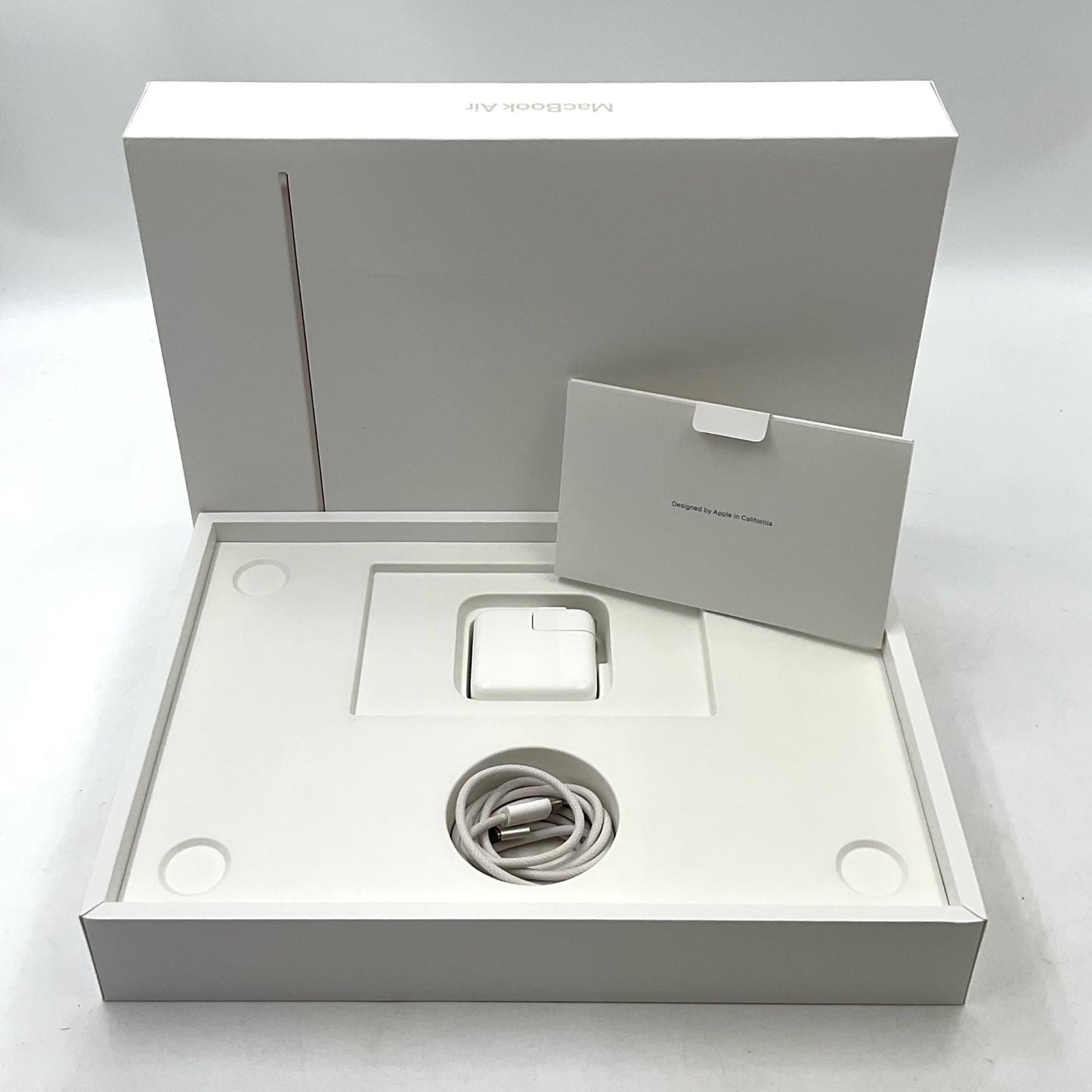 【全額返金保証】【最速発送】Apple MacBook Air 13インチ 2022 M2 8コア 16GB 256GB スターライト 美品 動作確認済