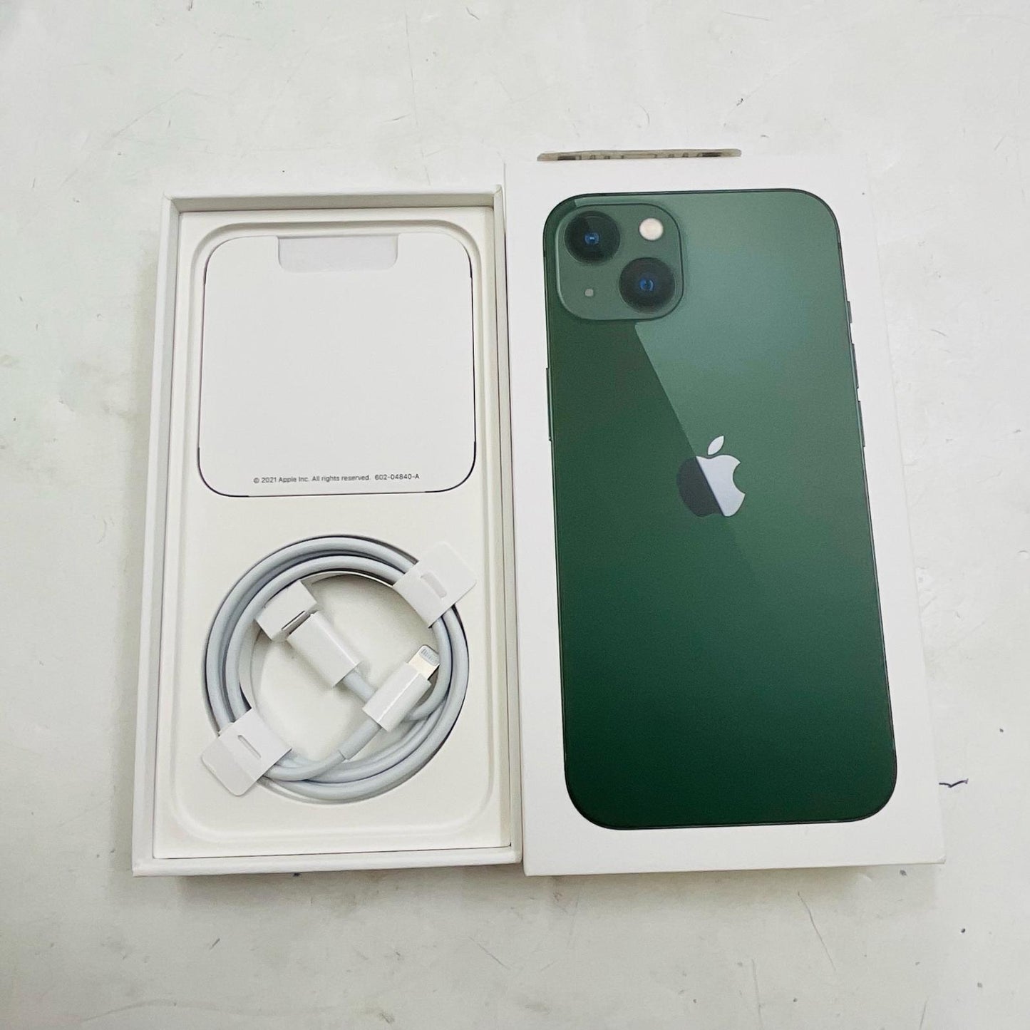 【全額返金保証】【最速発送】Apple iPhone iPhone 13 128GB グリーン au 白ロム 動作確認済 89%