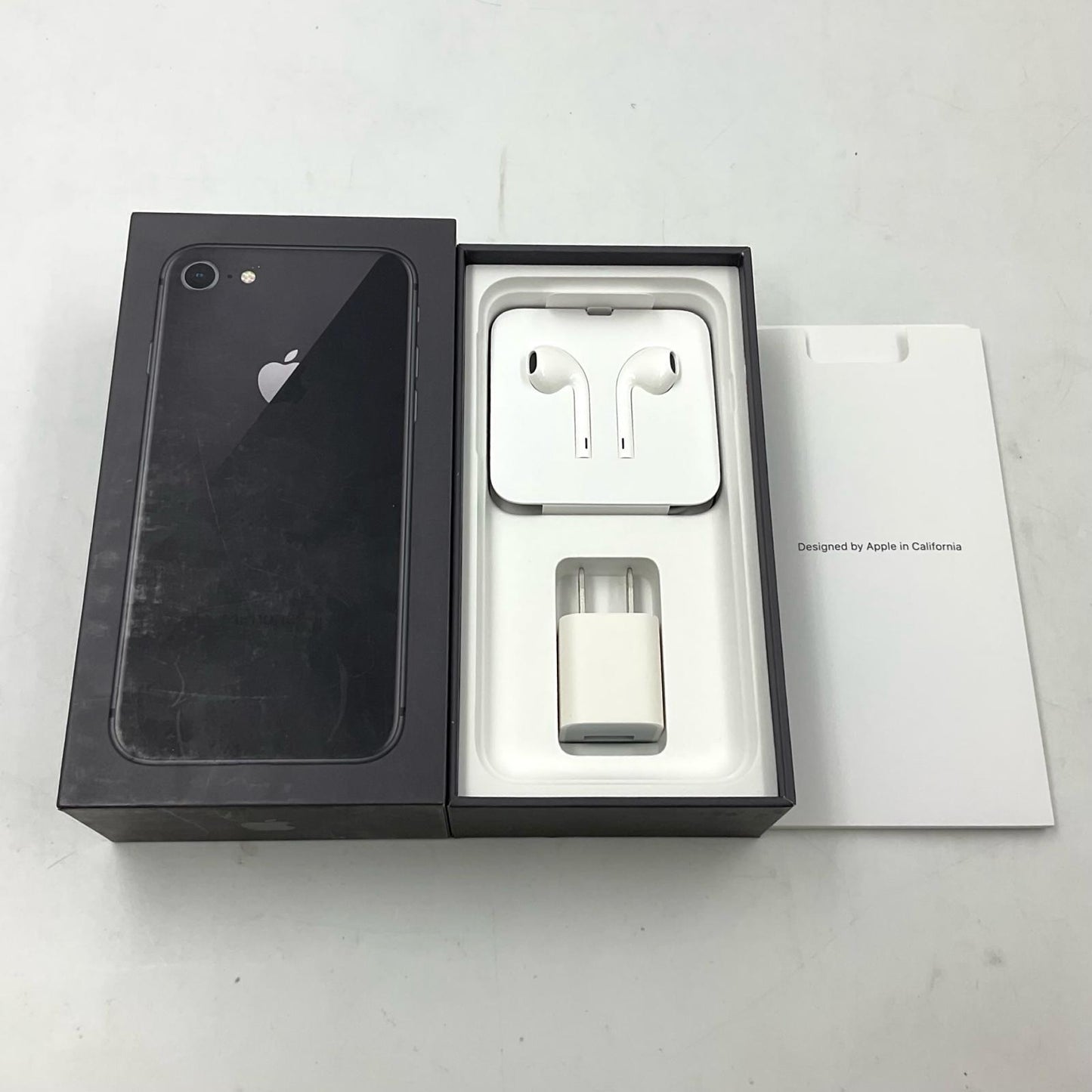 【全額返金保証】【最速発送】Apple iPhone iPhone 8 64GB スペースグレイ docomo 白ロム 動作確認済 85%