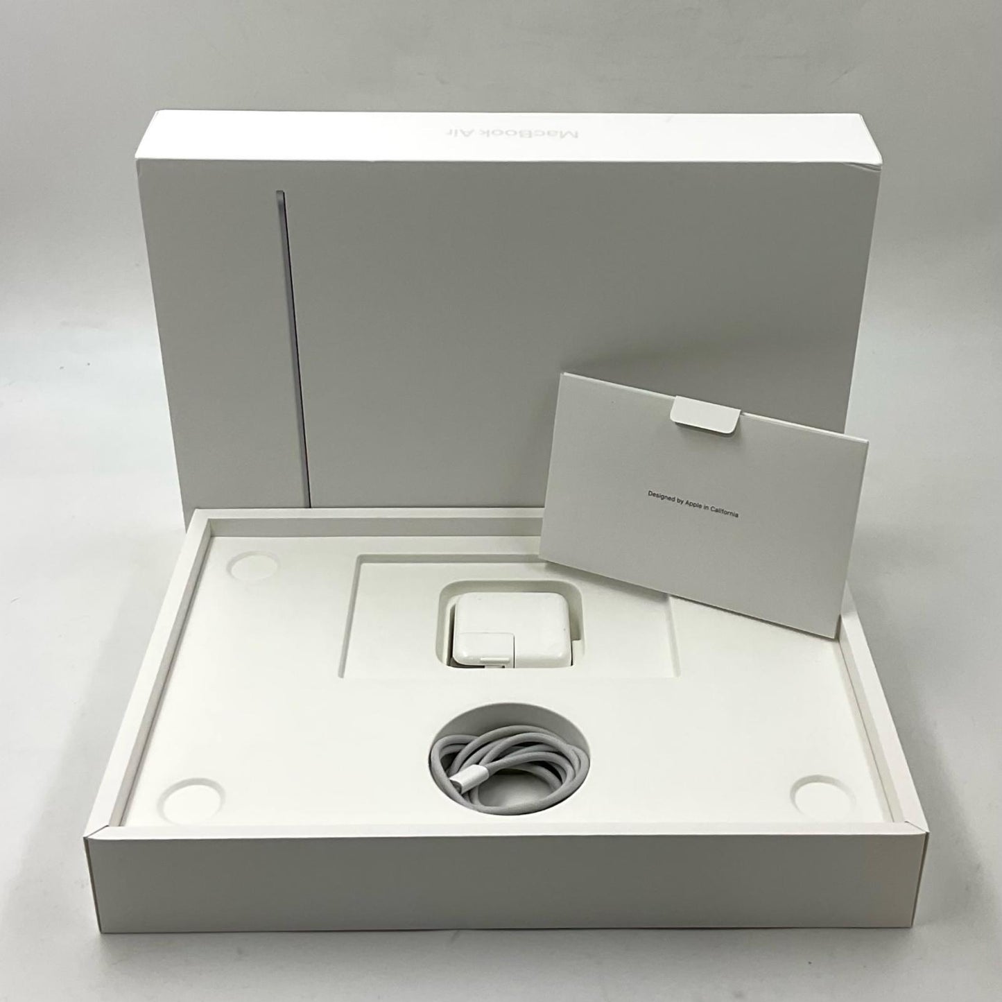 【全額返金保証】【最速発送】Apple MacBook Air 13インチ 2022 Apple M2 16GB 256GB シルバー 99% 美品 動作確認済