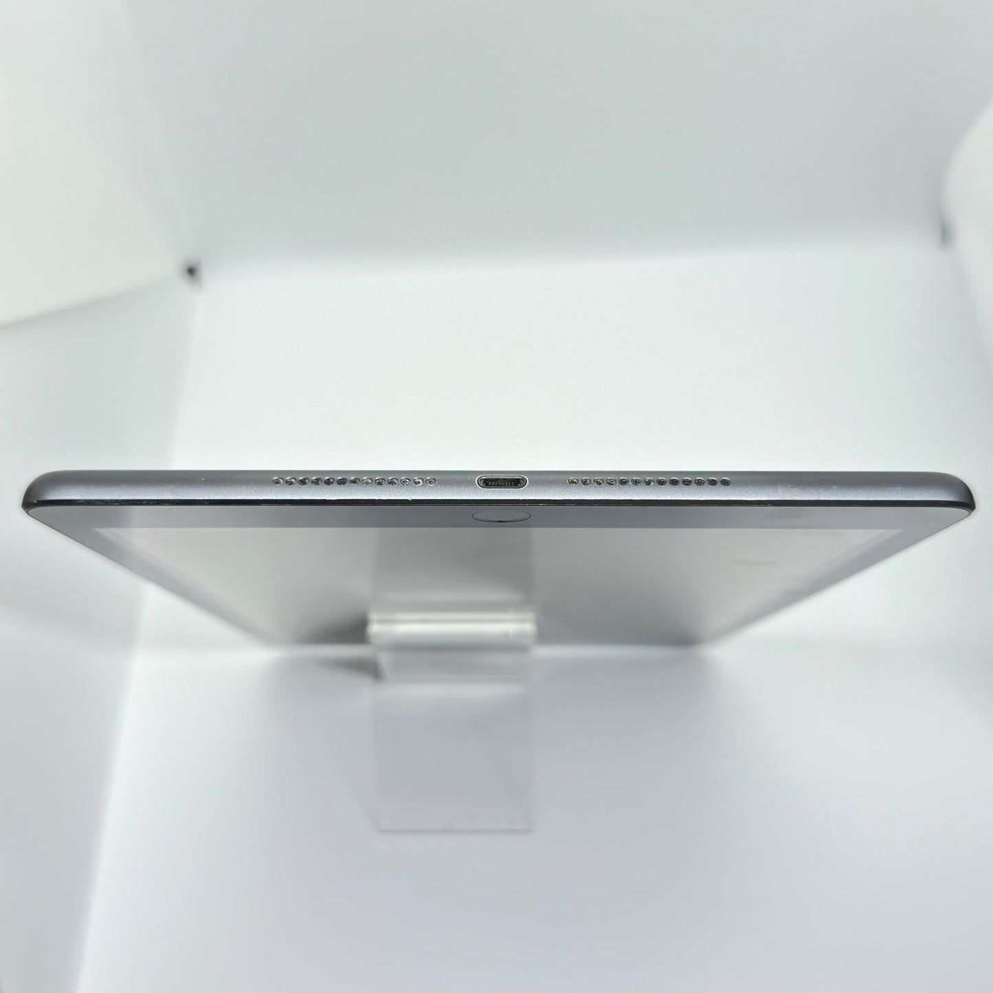 【全額返金保証】【最速発送】Apple iPad iPad 10.2インチ 第8世代 32GB スペースグレイ Wi-Fi 美品 動作確認済
