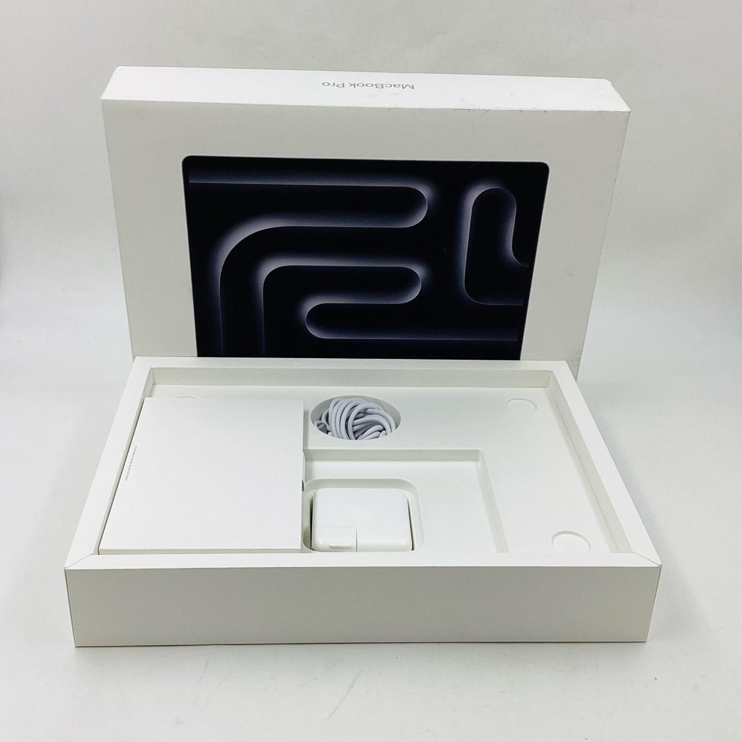 【全額返金保証】【最速発送】Apple MacBook Pro 14インチ 2024 Apple M4 16GB 512GB シルバー 100% 美品 動作確認済