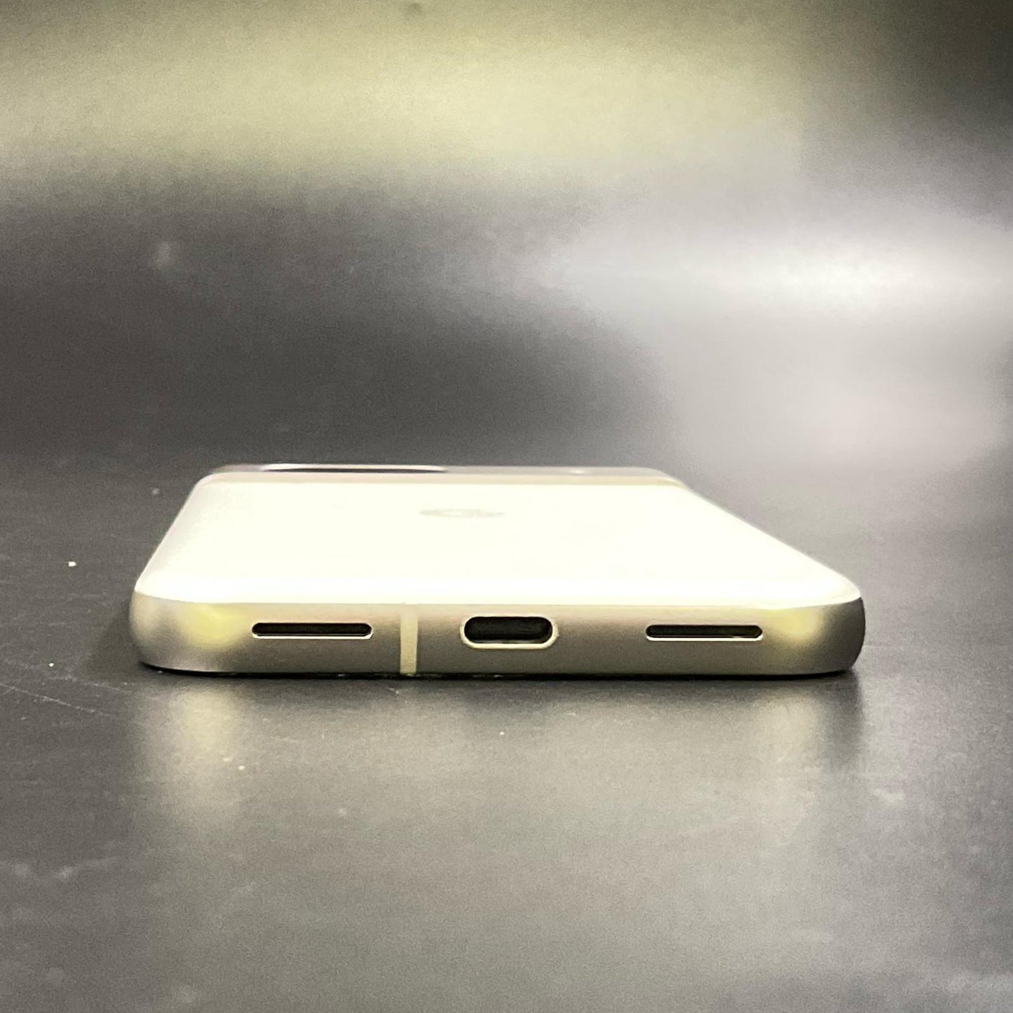 【最速発送】 Google Pixel 8a 128GB ホワイト系 docomo SIMフリー Pixel 8a 白ロム【難有】