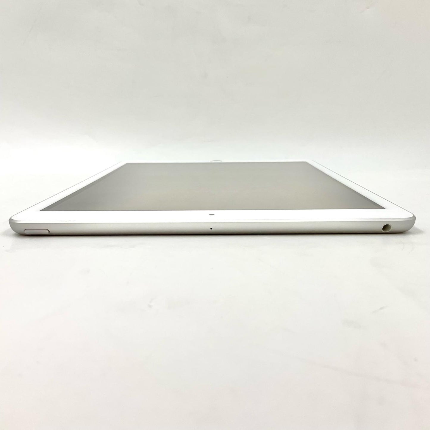 【全額返金保証】【最速発送】Apple iPad iPad 第7世代 Wi-Fi 128GB シルバー Wi-Fi 超美品 動作確認済