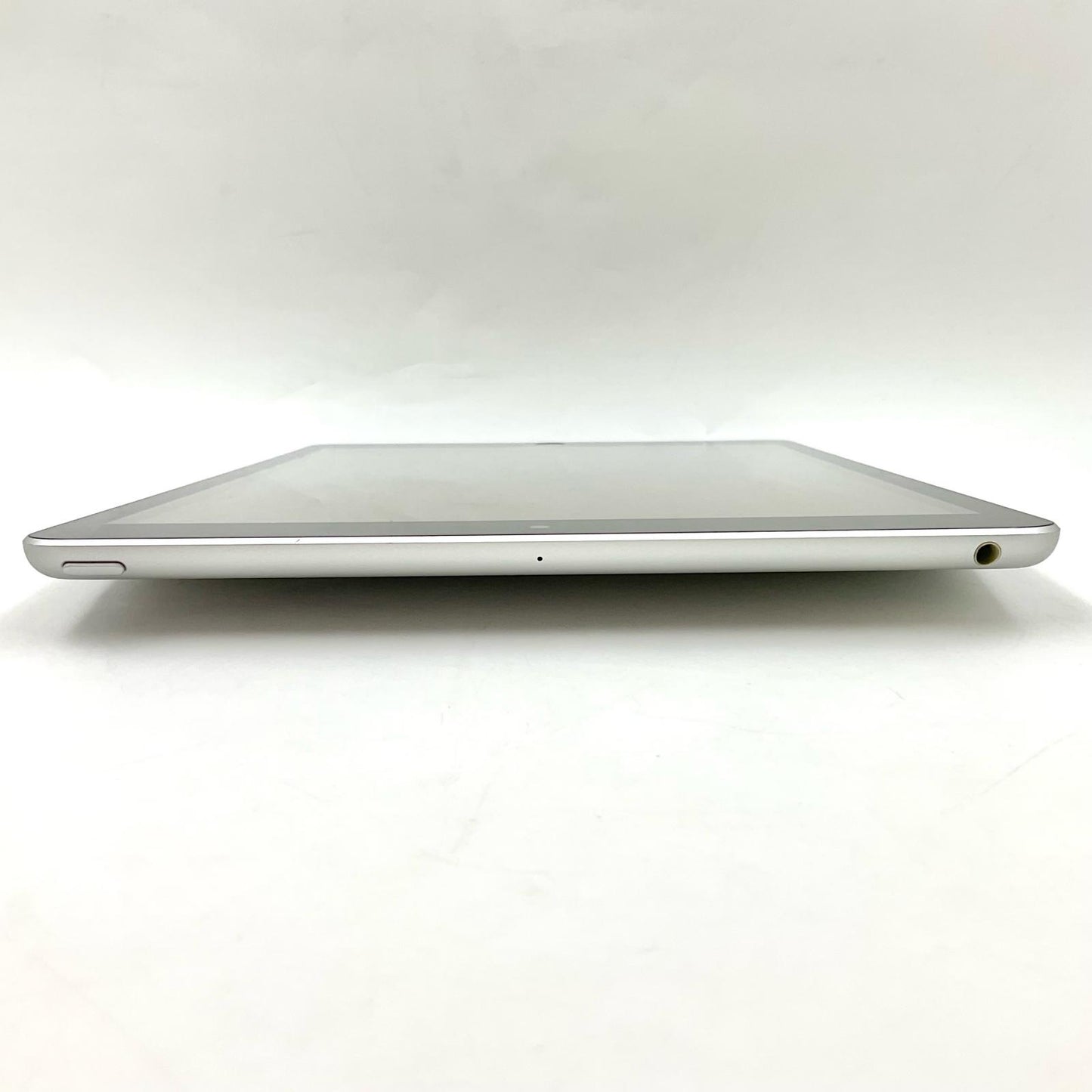 【全額返金保証】【最速発送】Apple iPad iPad 10.2インチ 第9世代 64GB シルバー Wi-Fi 動作確認済