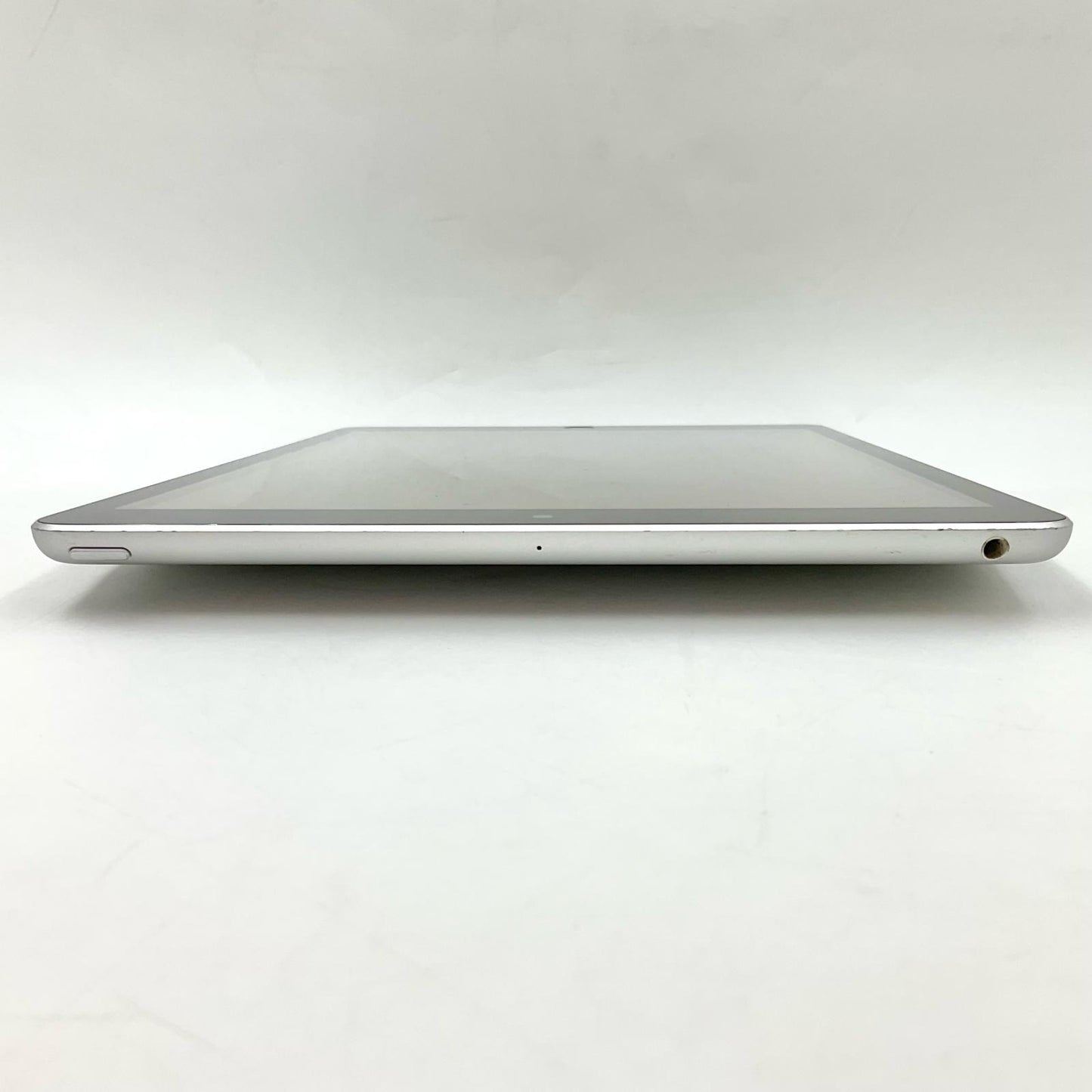 【全額返金保証】【最速発送】Apple iPad 10.2インチ 第9世代 64GB シルバー Wi-Fi 動作確認済