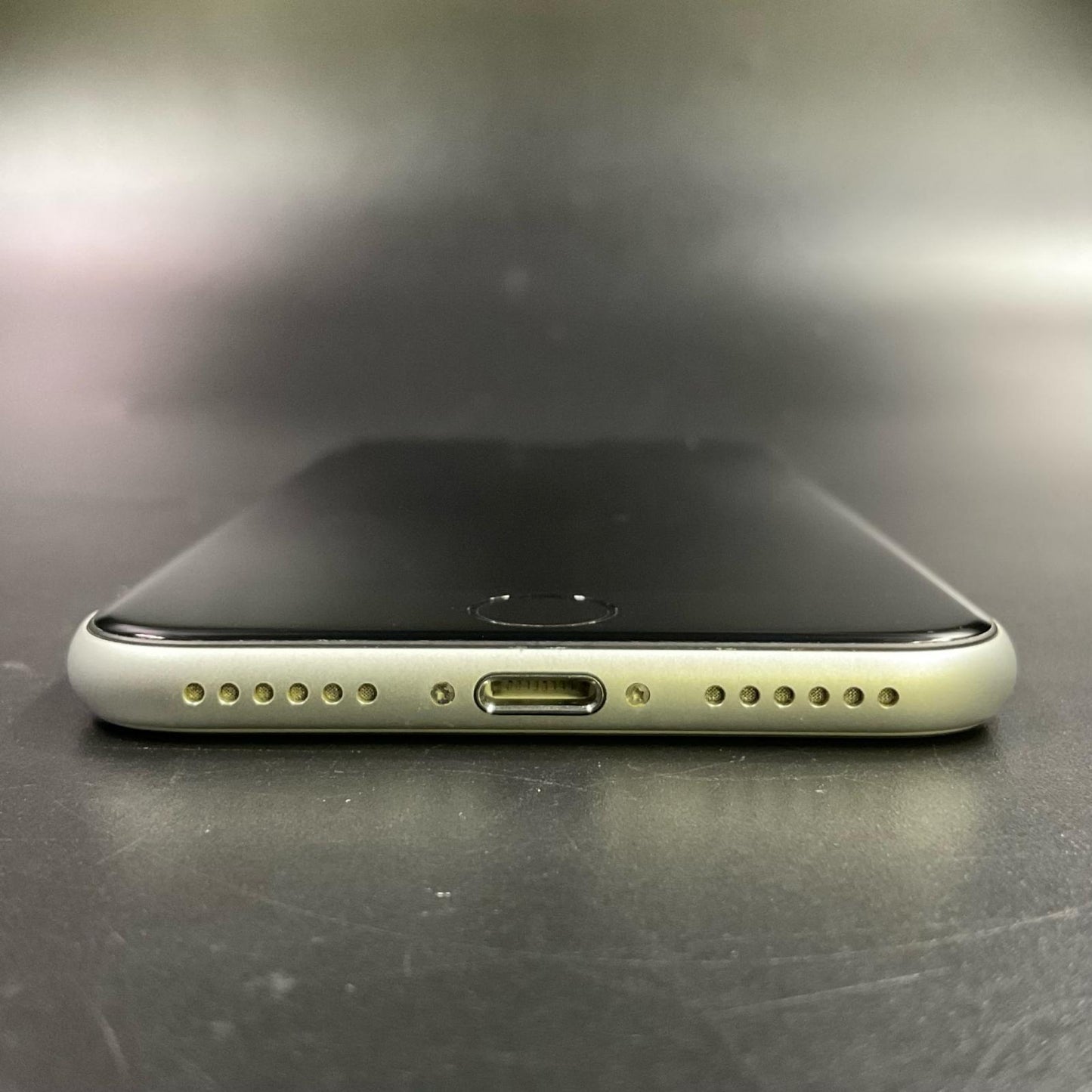 【全額返金保証】【最速発送】Apple iPhone iPhone SE(第2世代) 64GB ホワイト au SIMフリー 白ロム 美品 動作確認済 88%