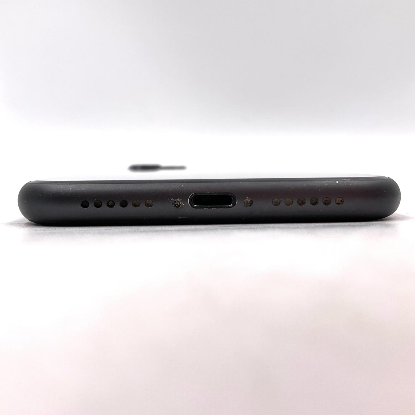 【全額返金保証】【最速発送】Apple iPhone iPhone 11 128GB ブラック docomo SIMフリー 白ロム 動作確認済 73%