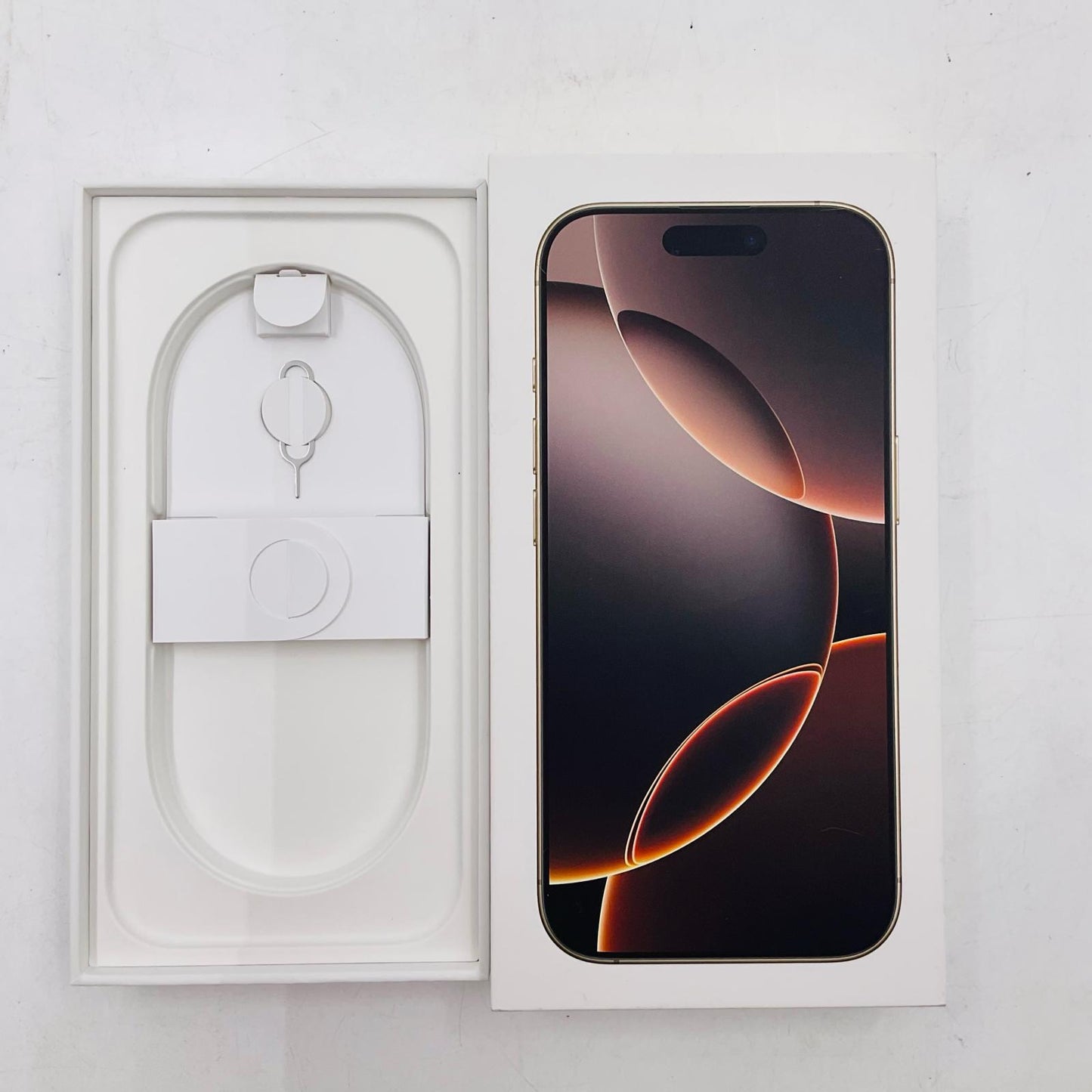 【全額返金保証】【最速発送】Apple iPhone iPhone 16 Pro 256GB デザートチタニウム SIMフリー 白ロム 美品 動作確認済 89%